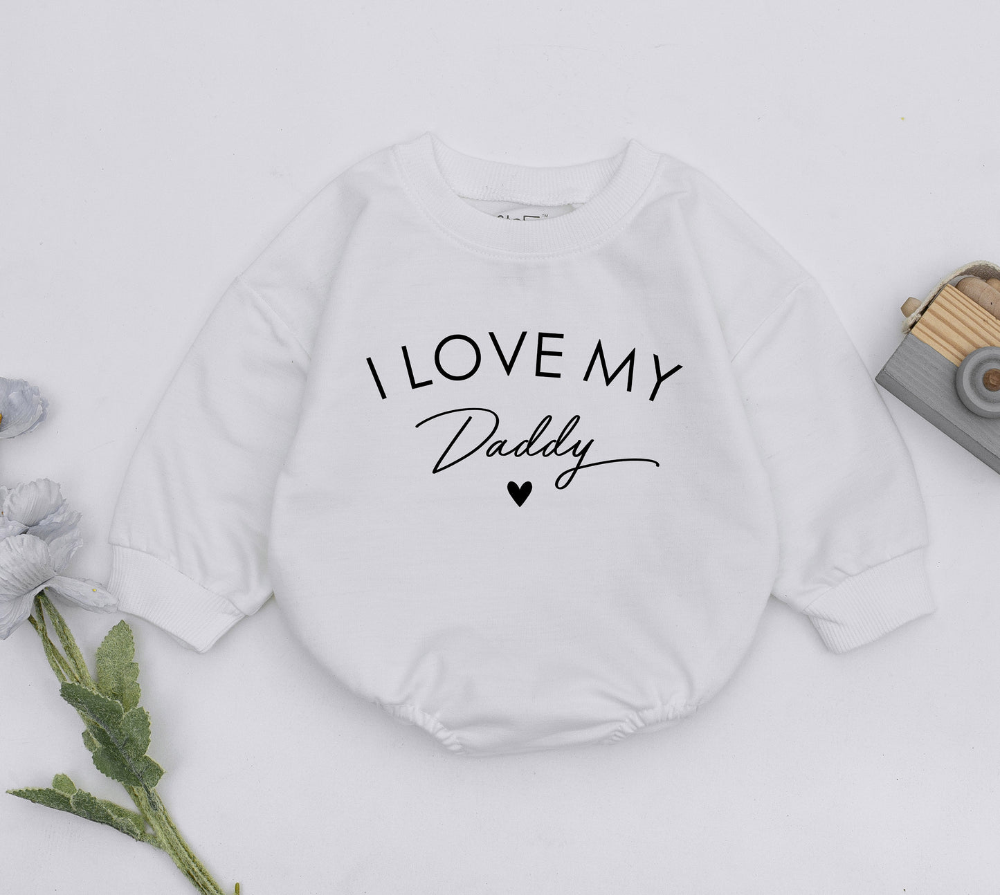 Sweet Baby Girl "I Love My Daddy" Romper Minimalist Heart Design Father's Day Gift for Daughter Newborn