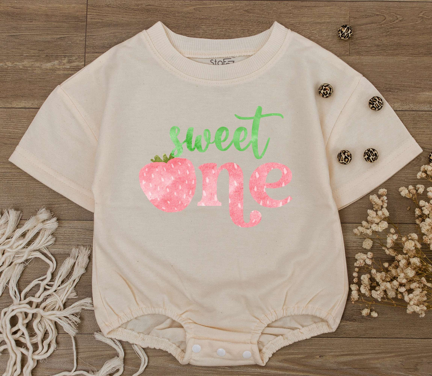 Sweet One Strawberry Baby Romper Girl First Birthday Outfit Retro Jumpsuit Toddler Party Bodysuit Baby Shower Gift Comfortable Summer Wear