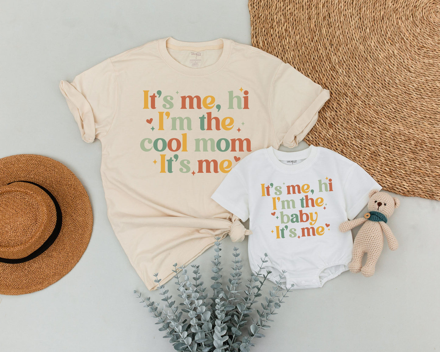 Cool Mom and Baby Matching Shirts "It's Me" Retro Mama Mini Outfit Playful Vintage Hearts Stars Birthday Gift for Mom