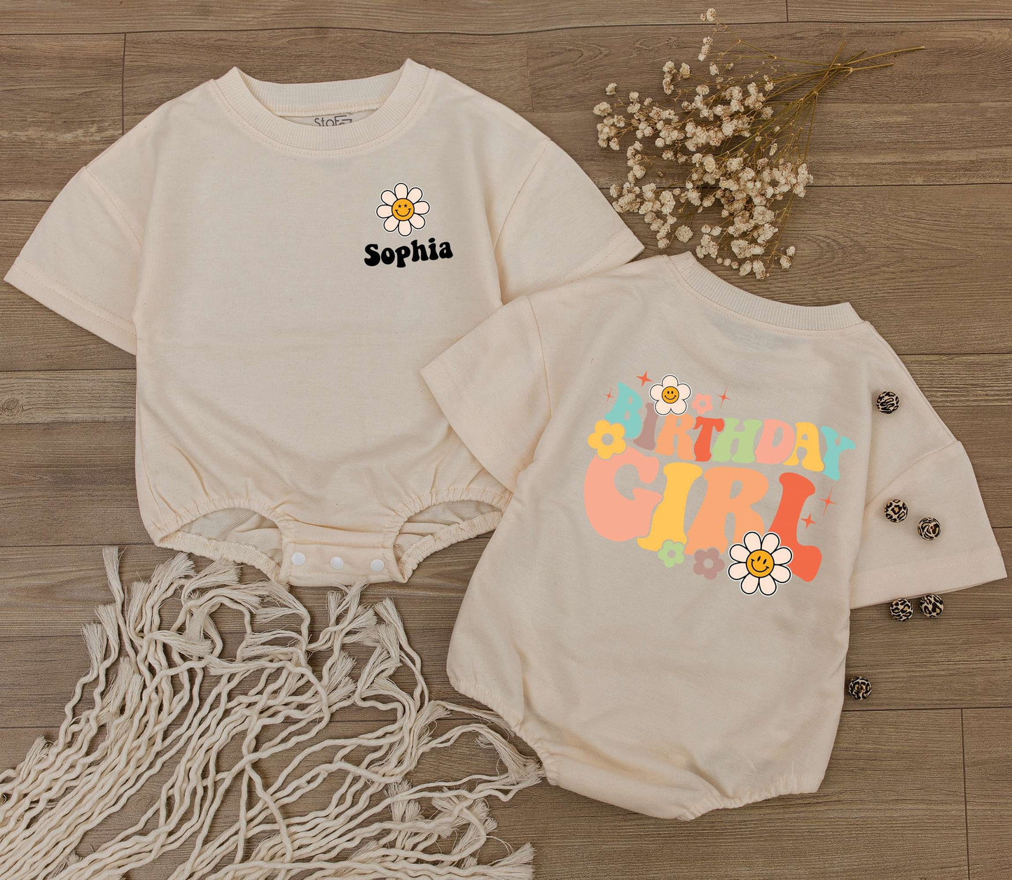 Custom Retro Birthday Girl Baby Bubble Romper Groovy Daisy Face First Birthday Outfit Cute Bodysuit Toddler Clothes Smiling Flower Star Design