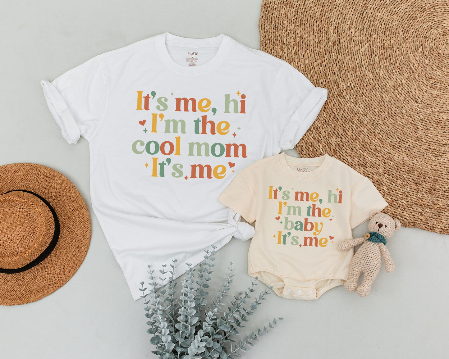 Cool Mom and Baby Matching Shirts "It's Me" Retro Mama Mini Outfit Playful Vintage Hearts Stars Birthday Gift for Mom