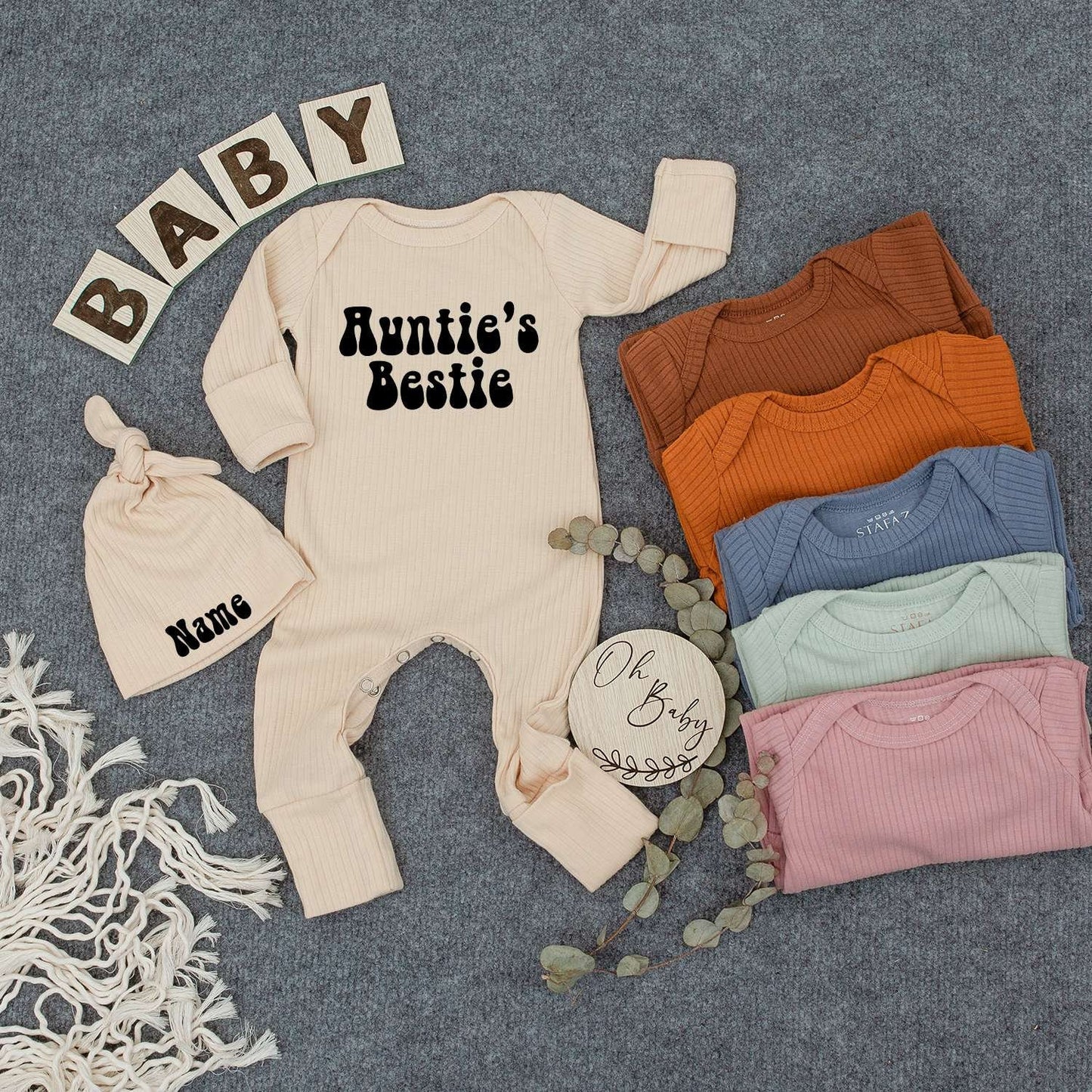 Personalized Auntie's Bestie Baby Bodysuit Retro Font Newborn Gift Outfit Cute Best Friend Sleepsuit Going Home Outfit New Aunt Gift
