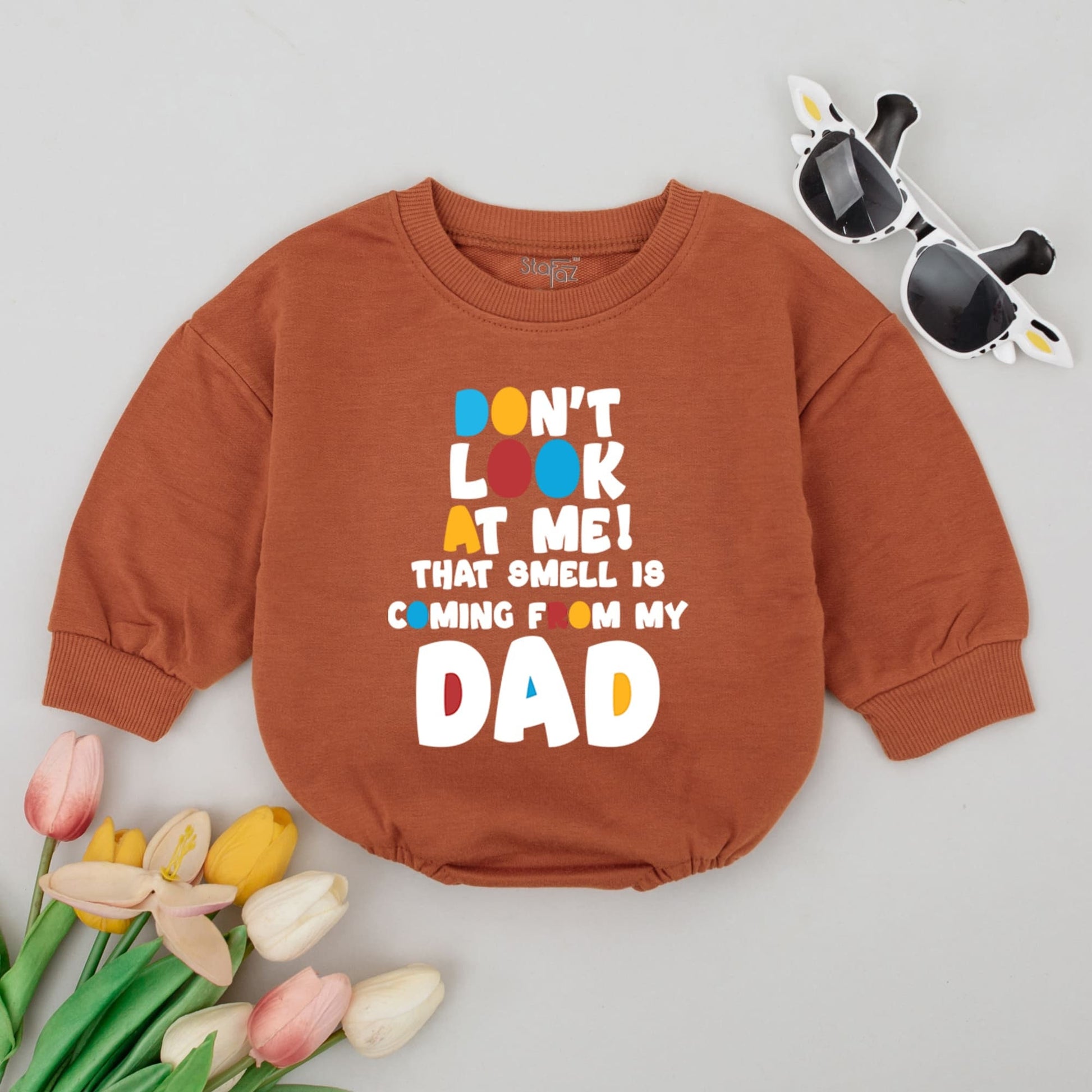 Funny Don't Look At Me Dad Smell Baby Romper 1st Father's Day Gift for New Dads, Bold Bright Colored Text Babygrow, Playful Cotton Infant Bodysuit