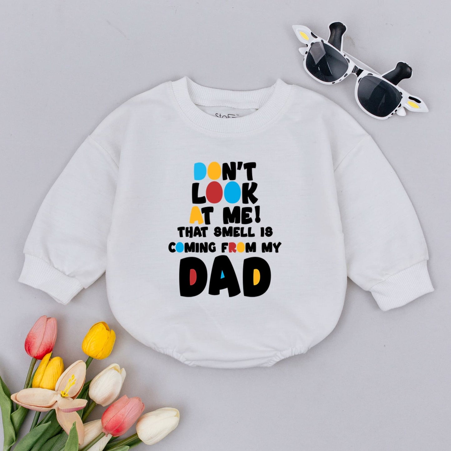 Funny Don't Look At Me Dad Smell Baby Romper 1st Father's Day Gift for New Dads, Bold Bright Colored Text Babygrow, Playful Cotton Infant Bodysuit
