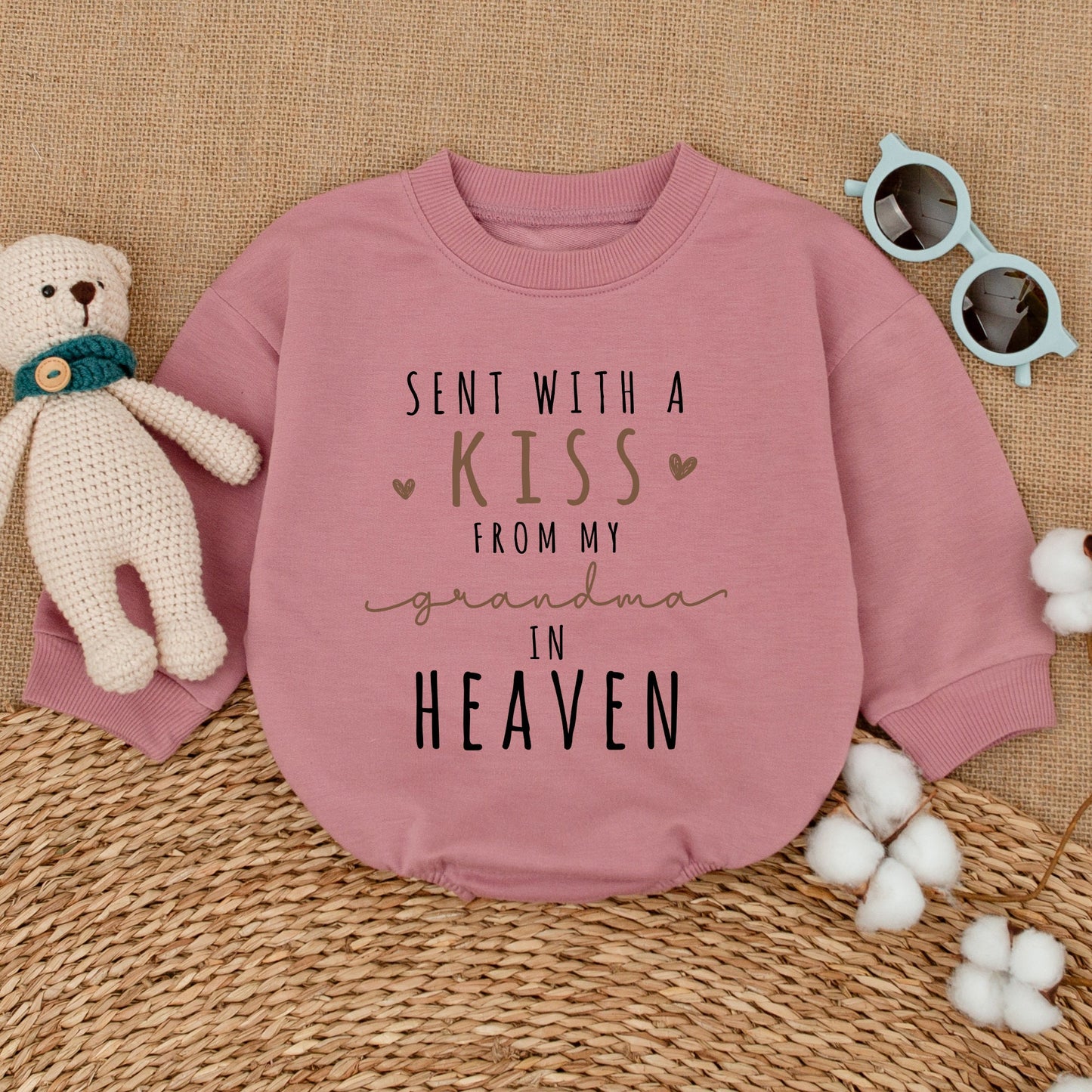 Custom Grandma In Heaven Kiss Baby Romper Sentimental Newborn Announcement Bodysuit Sweet Bubble Romper Shower Gift for New Grandbaby