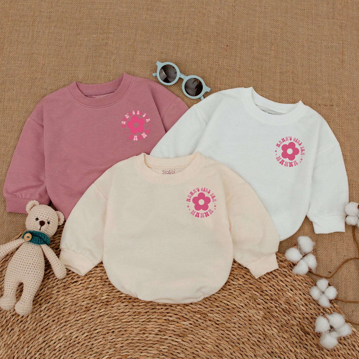 Personalized Mama's Girl Era Romper Daisy Pink Retro Baby Girl Bodysuit Playful Smash Cake Outfit Mama's Bestie Shower Gift