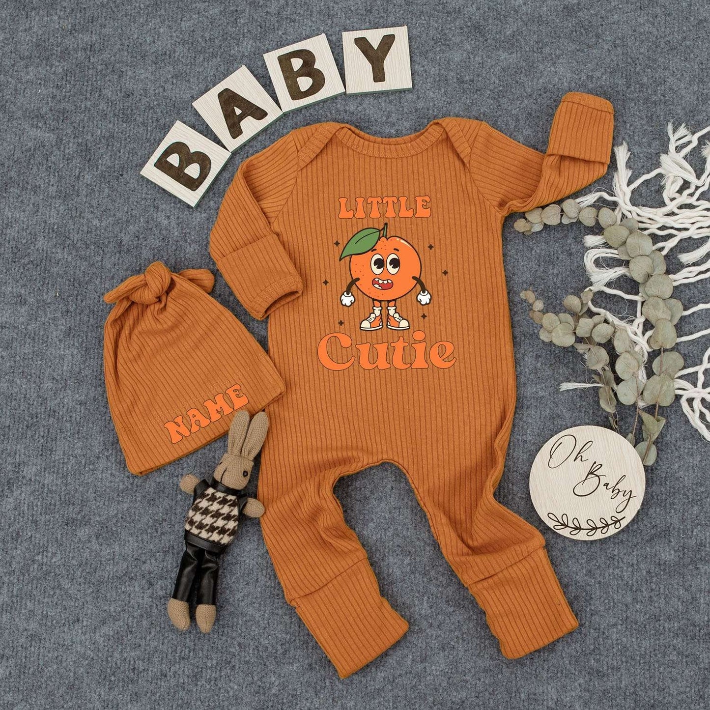 Little Cutie Retro Baby Bodysuit and Hat Set Orange Green Fruit Cartoon Design Playful Newborn Going Home Outfit Sweet Baby Gift Keepsake