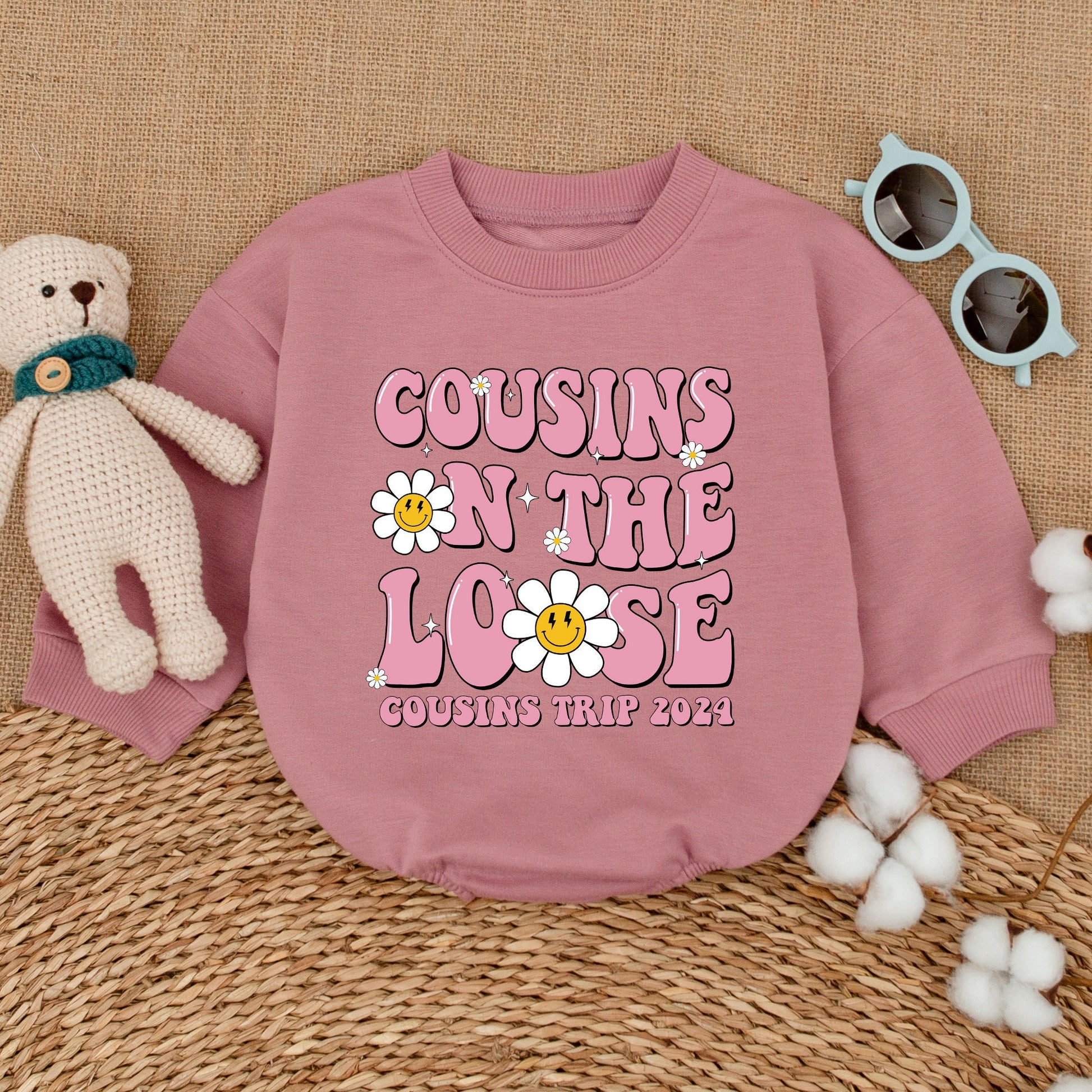 Matching Cousins On The Loose Romper for Baby Girls & Boys, 2024 Family Trip Outfit with Retro Pink Bubble Letters & Smiley Daisy Flowers