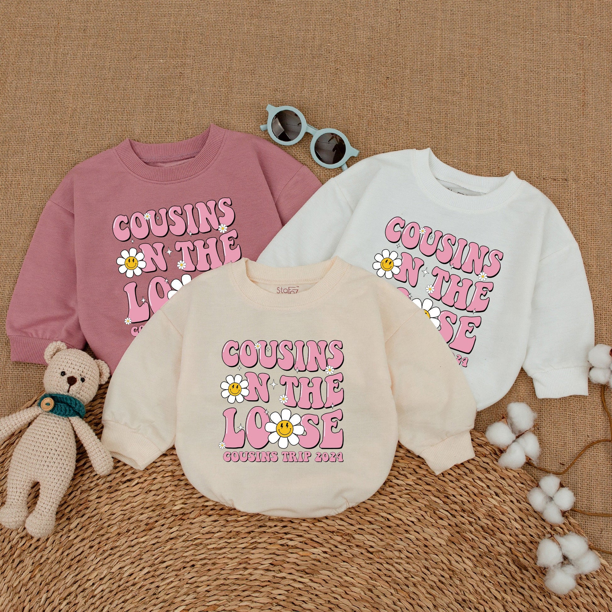Matching Cousins On The Loose Romper for Baby Girls & Boys, 2024 Family Trip Outfit with Retro Pink Bubble Letters & Smiley Daisy Flowers