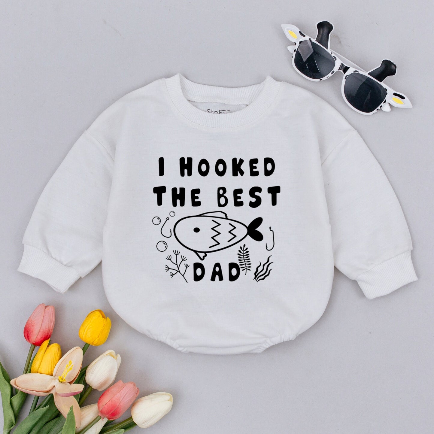 I Hooked The Best Dad Baby Romper Fishing Newborn Outfit Adorable Cartoon Fish Design Bubble Seaweed Print White Soft Cotton Bodysuit Shower Gift