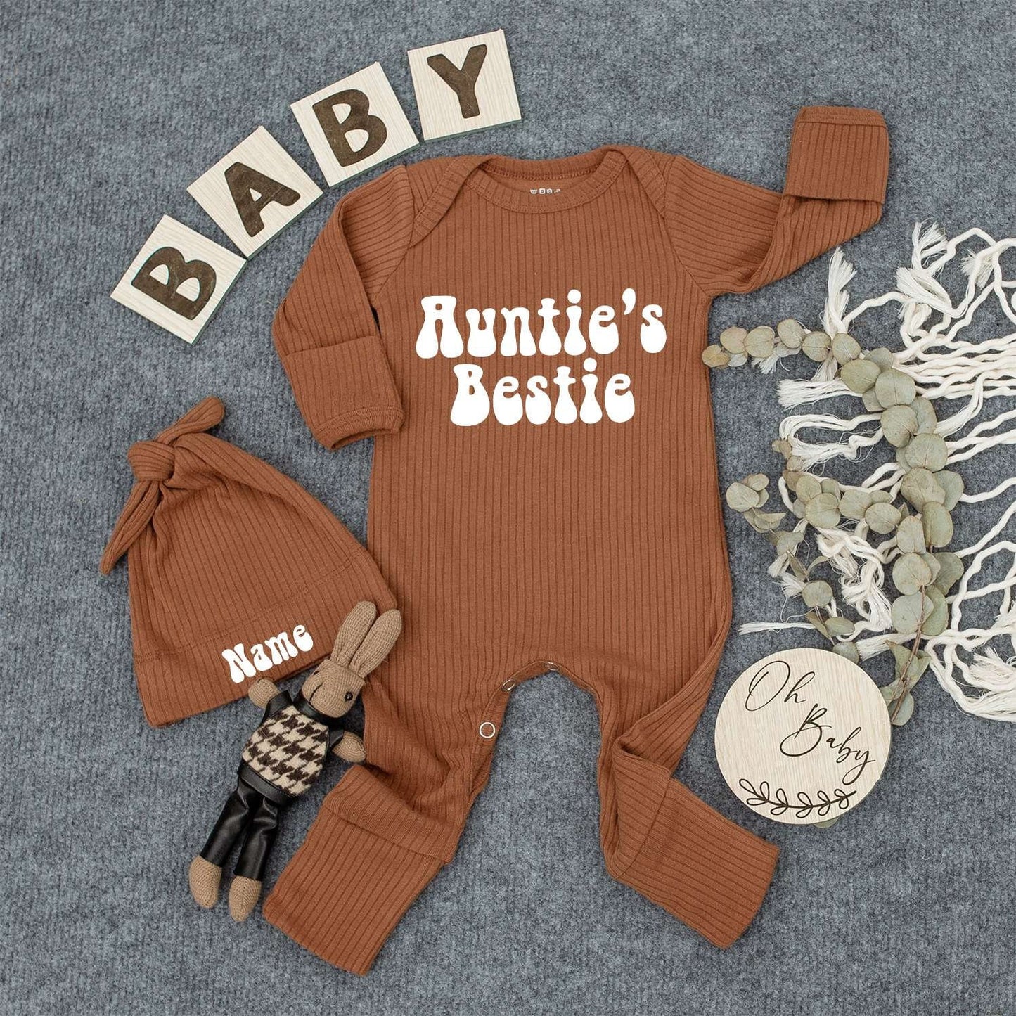 Personalized Auntie's Bestie Baby Bodysuit Retro Font Newborn Gift Outfit Cute Best Friend Sleepsuit Going Home Outfit New Aunt Gift