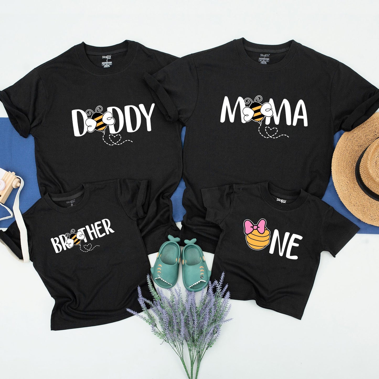 Bee First Birthday Family Shirts Mommy Daddy Sister 1st Birthday T-shirts Baby Shower Party Flying Bee Heart Trail Custom Mommy and Me Outfits