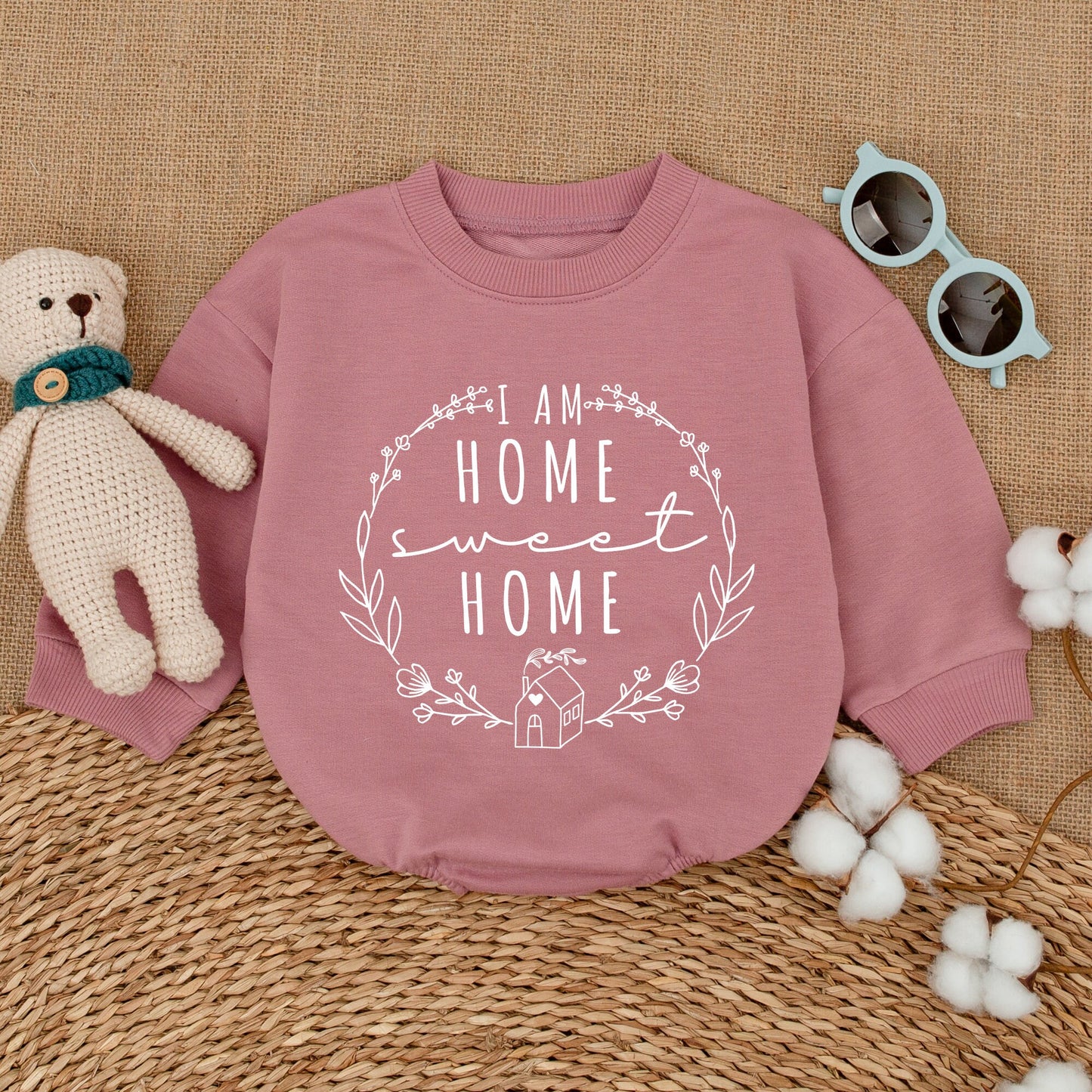 I Am Home Sweet Home Wreath Design Baby Romper Minimalist Bubble Bodysuit Cute House Artwork New Baby Gift Pregnancy Announcement Outfit