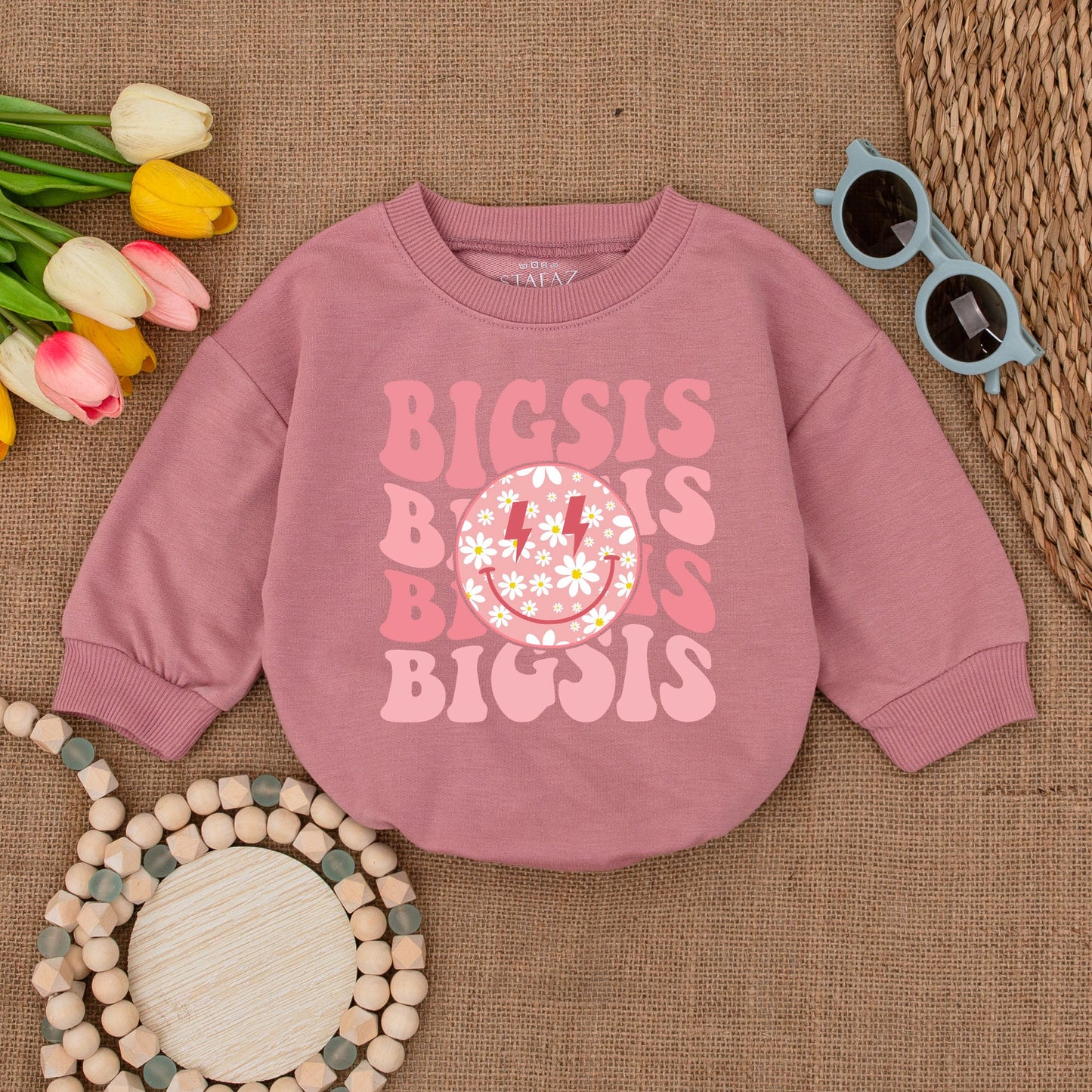 Big Sister Daisy Smile Face Baby Bubble Romper Pink Retro Wavy 'BIG SIS' Design with Red Lightning Bolts Soft Cotton Bodysuit Pregnancy Announcement New Baby Gift