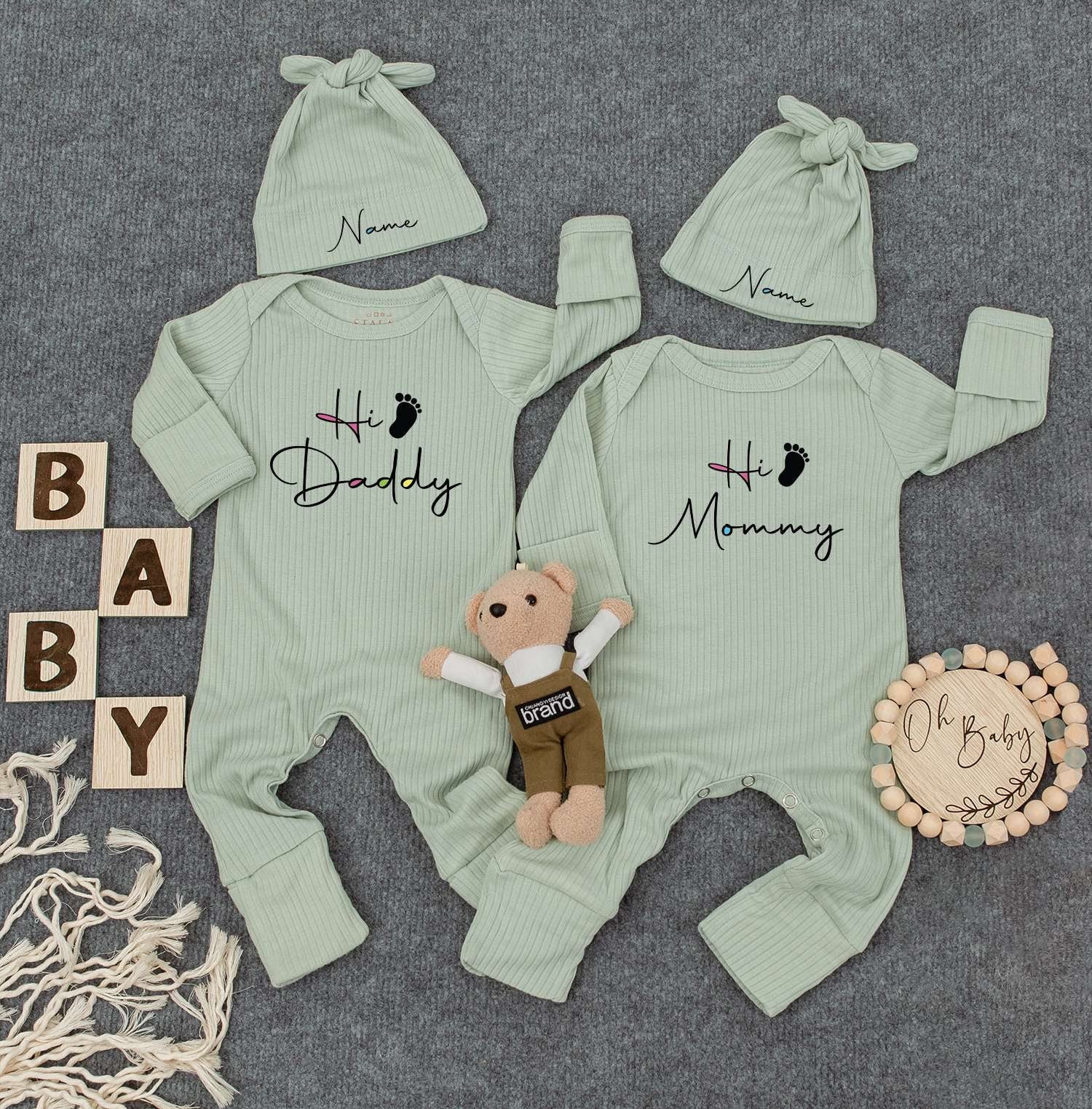 Unisex Twin Outfits, Custom Name Twin Baby Sets, Hi Daddy/Mommy Newborn Twin Outfits, Gift for Baby Twins
