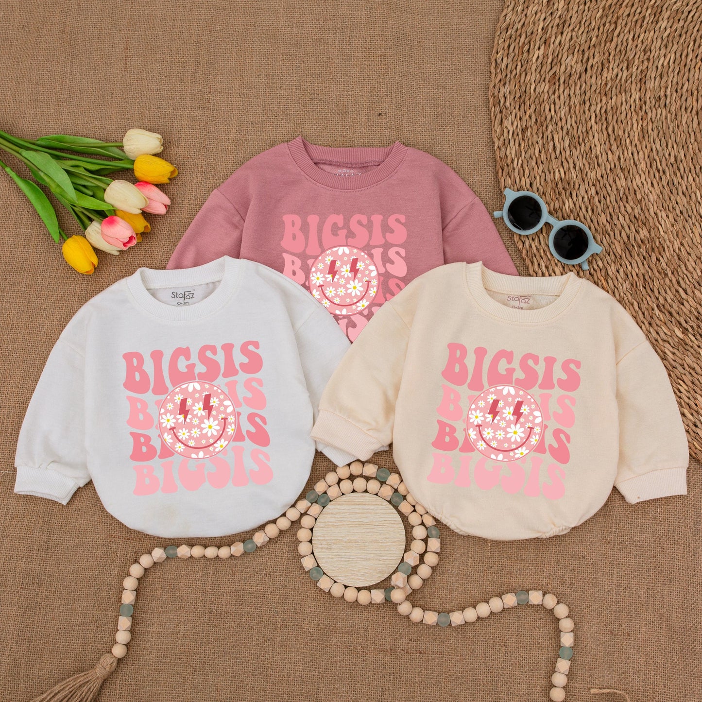 Big Sister Daisy Smile Face Baby Bubble Romper Pink Retro Wavy 'BIG SIS' Design with Red Lightning Bolts Soft Cotton Bodysuit Pregnancy Announcement New Baby Gift