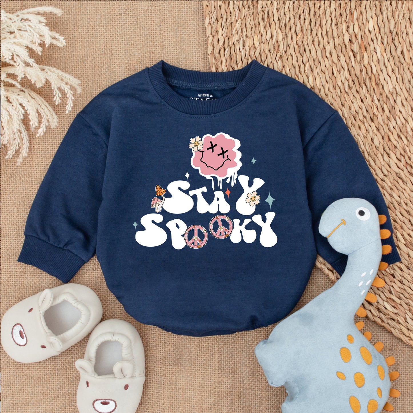 Stay Spooky Halloween Baby Romper Outfit Retro Groovy First Halloween Clothes Infant Bodysuit Cute Pink Cloud Mushroom Design Fall Baby Clothes Gift 138