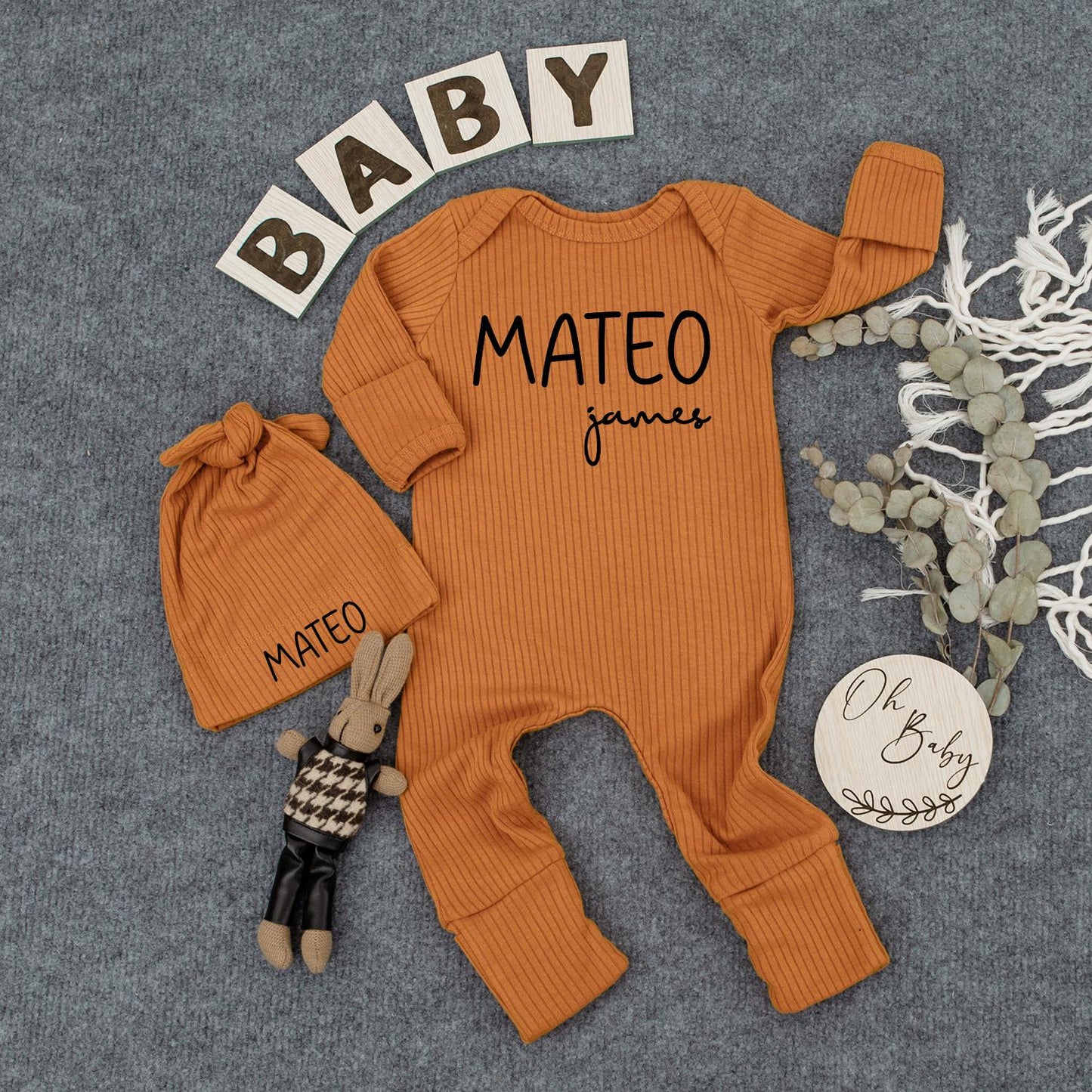 Personalized Modern First Middle Name Baby Bodysuit and Hat Set Custom Newborn Going Home Outfit Baby Shower Gift Minimalist Design