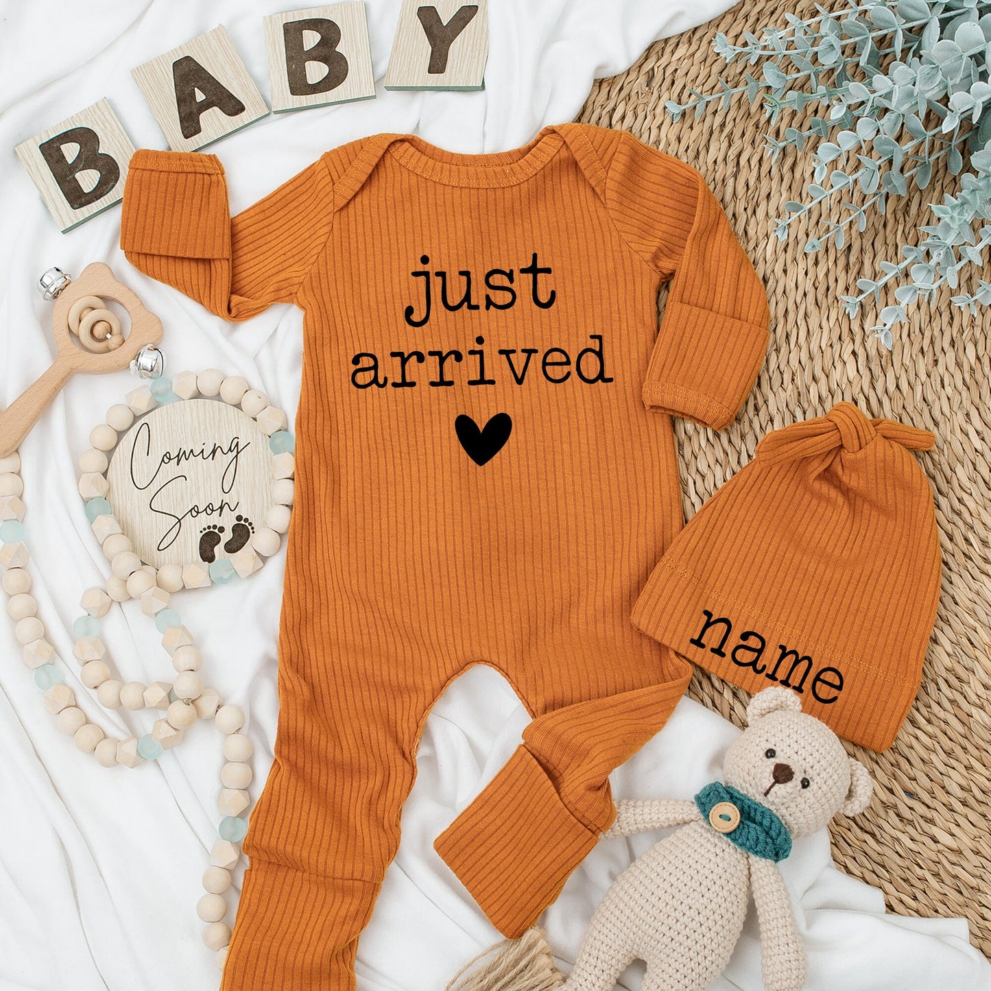 Personalized "Just Arrived" Baby Bodysuit and Hat Set Newborn Gender Neutral Long Sleeve Coming Home Outfit Modern Minimalist Black Heart New Baby Shower Gift Announcement.