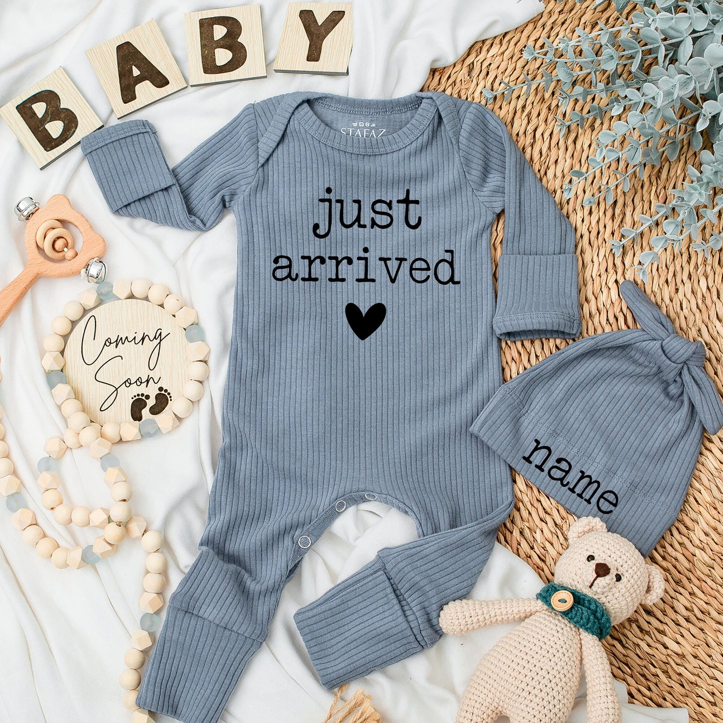 Personalized "Just Arrived" Baby Bodysuit and Hat Set Newborn Gender Neutral Long Sleeve Coming Home Outfit Modern Minimalist Black Heart New Baby Shower Gift Announcement.