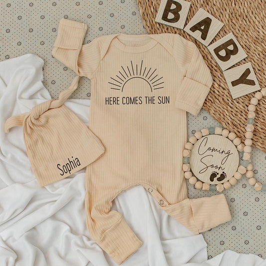 Here Comes The Sun Baby Bodysuit & Personalized Sophia Hat Set, Minimalist Newborn Outfit, Modern Baby Girl Clothes, Sunshine Announcement Gift (139 chars)