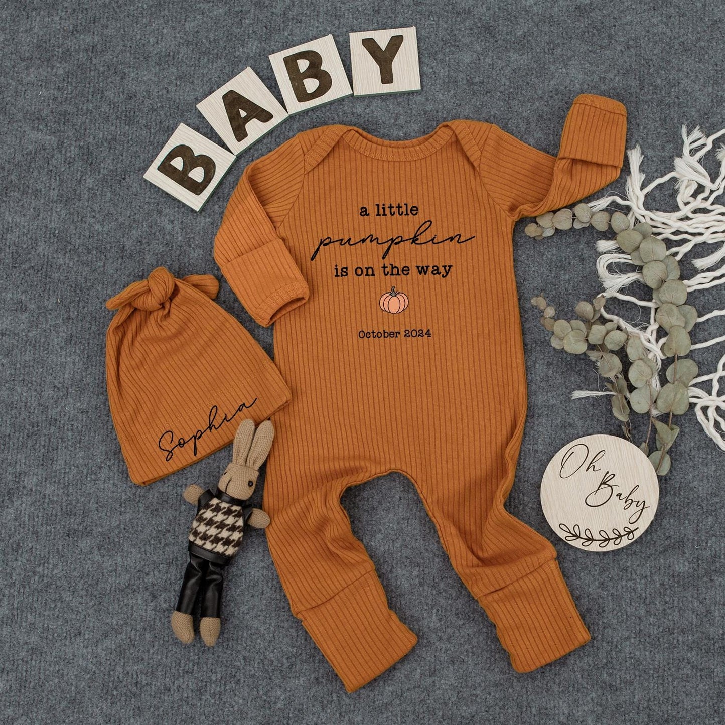 A Little Pumpkin On The Way Bodysuit & Hat Set, October 2024 Baby Announcement Outfit, Newborn Coming Home Outfit, Fall Baby Shower Gift, 138 chars