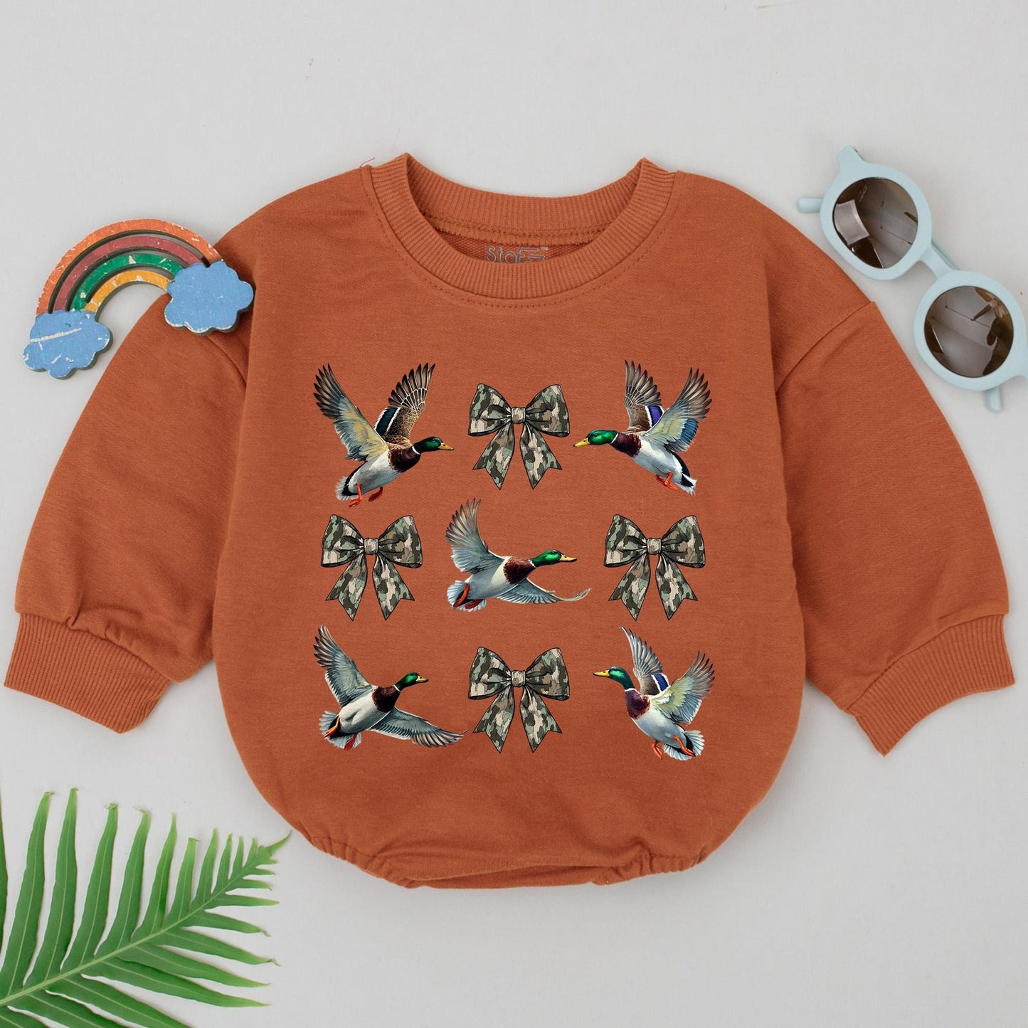 Camo Duck Baby Romper for Boys & Girls: Adorable Duck Birthday Outfit & Newborn Gift with Camouflage Bows