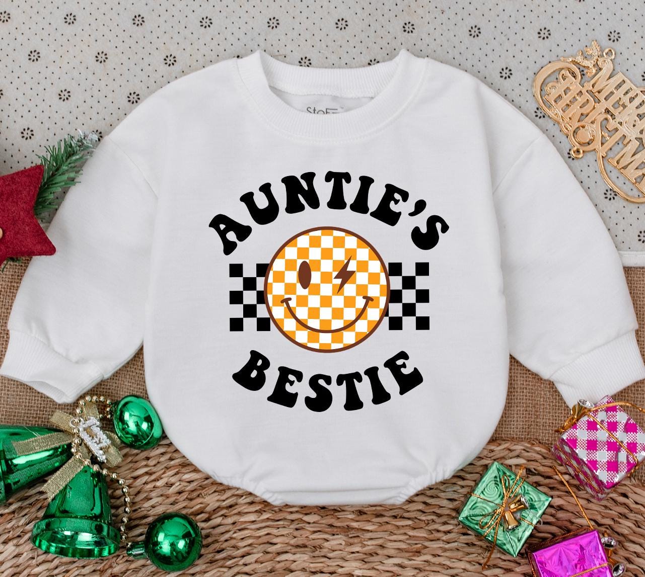 Auntie's Bestie Romper: Retro Checkerboard Smiley Face Newborn Outfit, Fun Baby Clothes Gift from Aunt, Pregnancy Announcement, Cute Auntie Baby Shirt (139 chars)