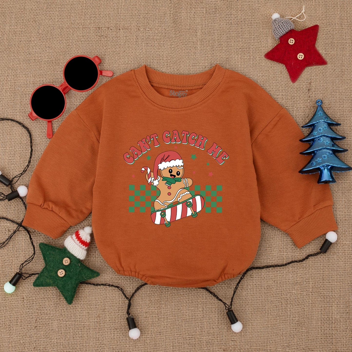 Skateboarding Gingerbread Boy Romper: Can't Catch Me Christmas Fun! Cute Holiday Outfit, Santa Hat Cookie, Festive Baby Clothes, Retro Xmas Star Design