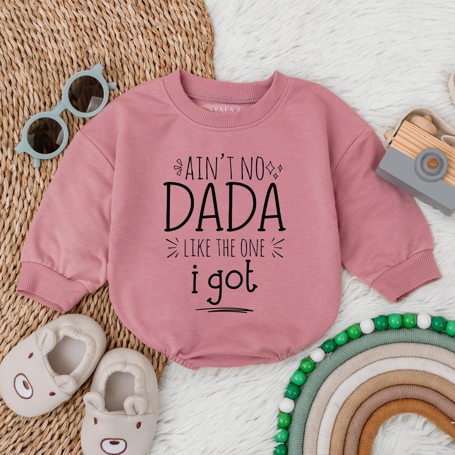 Custom Ain't No Papa Like the One I Got Bubble Romper Newborn Baby Bodysuit Minimalist Father's Day Gift Soft Cotton Comfort