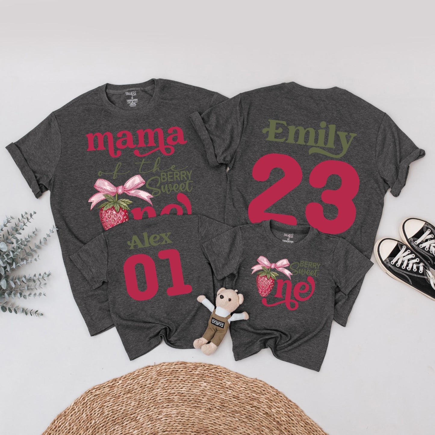 Berry Sweet One Family Matching Strawberry Birthday Shirts Mama Papa Daddy Mommy 1st Birthday Party Theme Red Green Cotton