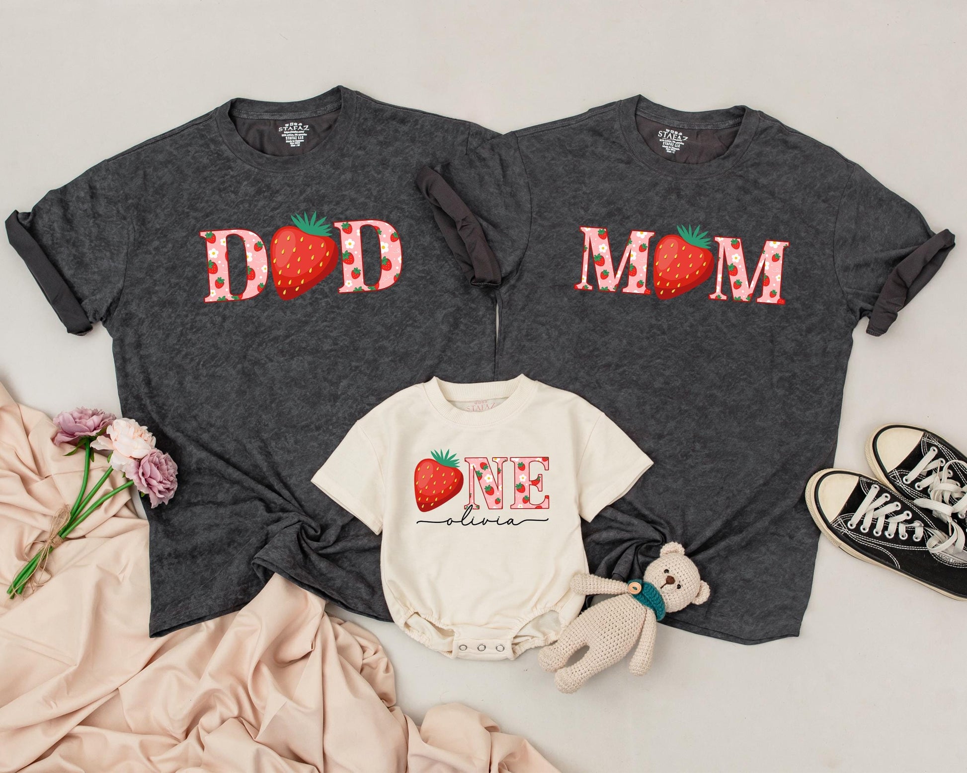 Matching Berry First Birthday Family Shirts – Sweet One Outfit, Strawberry Party Tees for Mom, Dad, Brother & Baby Olivia