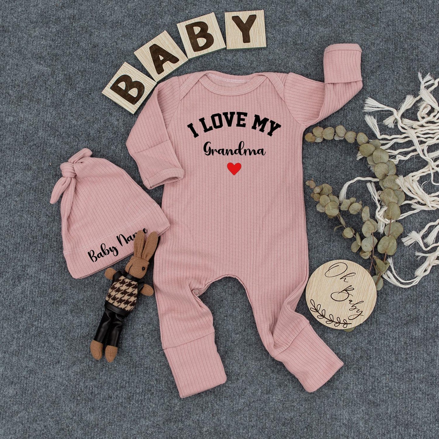 I Love My Custom Name Bodysuit and Hat Set for Baby Pregnancy Announcement Newborn Outfit with Red Heart Simple Modern Design