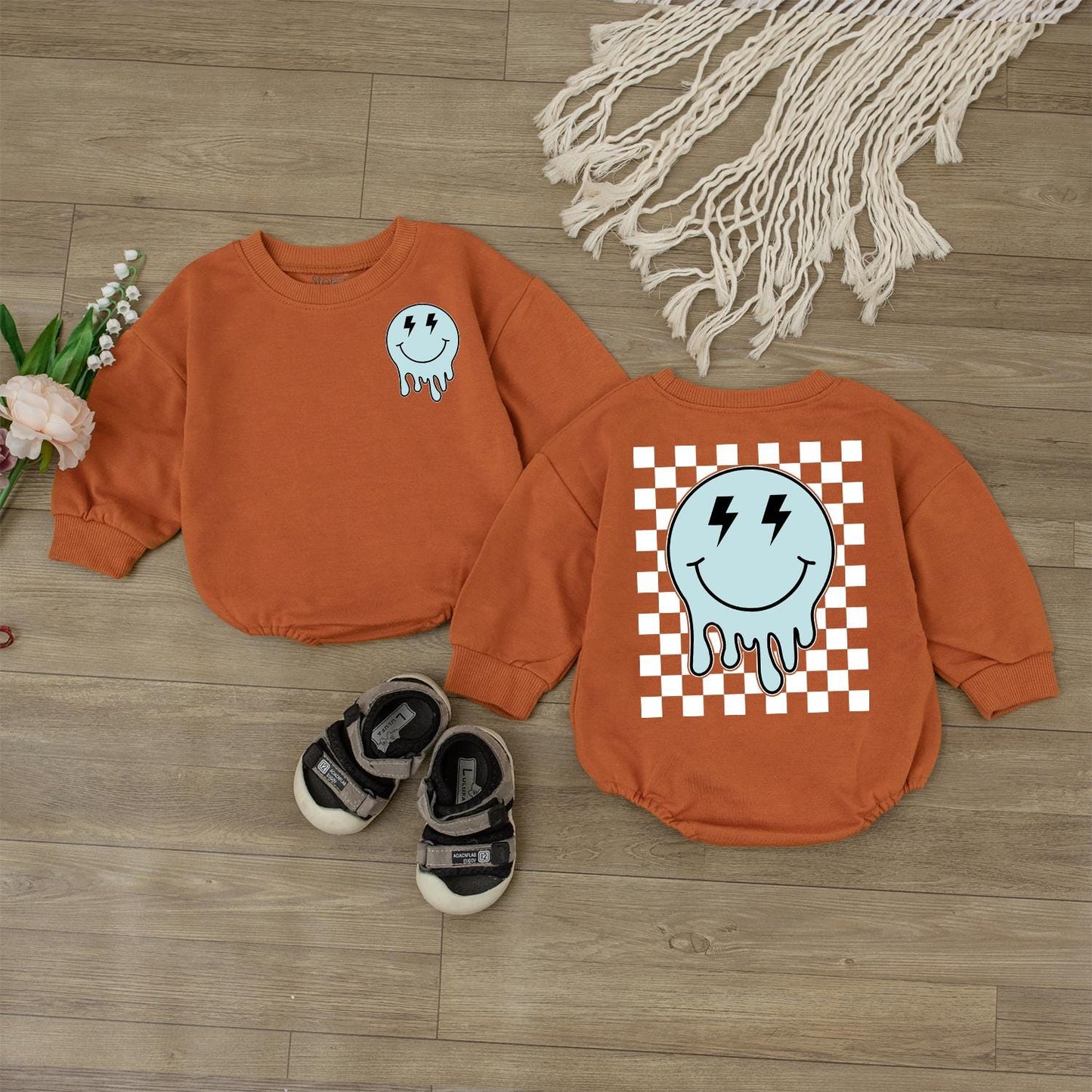 Retro Smiley Face Baby Romper Cute Checkered Kids Outfit Happy Face Bodysuit Baby Shower Gift Newborn Clothes Casual Birthday Toddler Tee