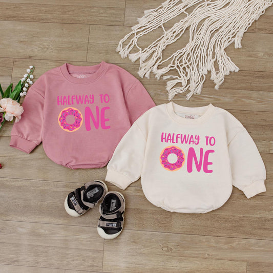 Adorable "Half Way To One" Donut Birthday Romper Cute Baby Girl Boy Outfit Gift Soft Cotton Bodysuit Celebration Apparel