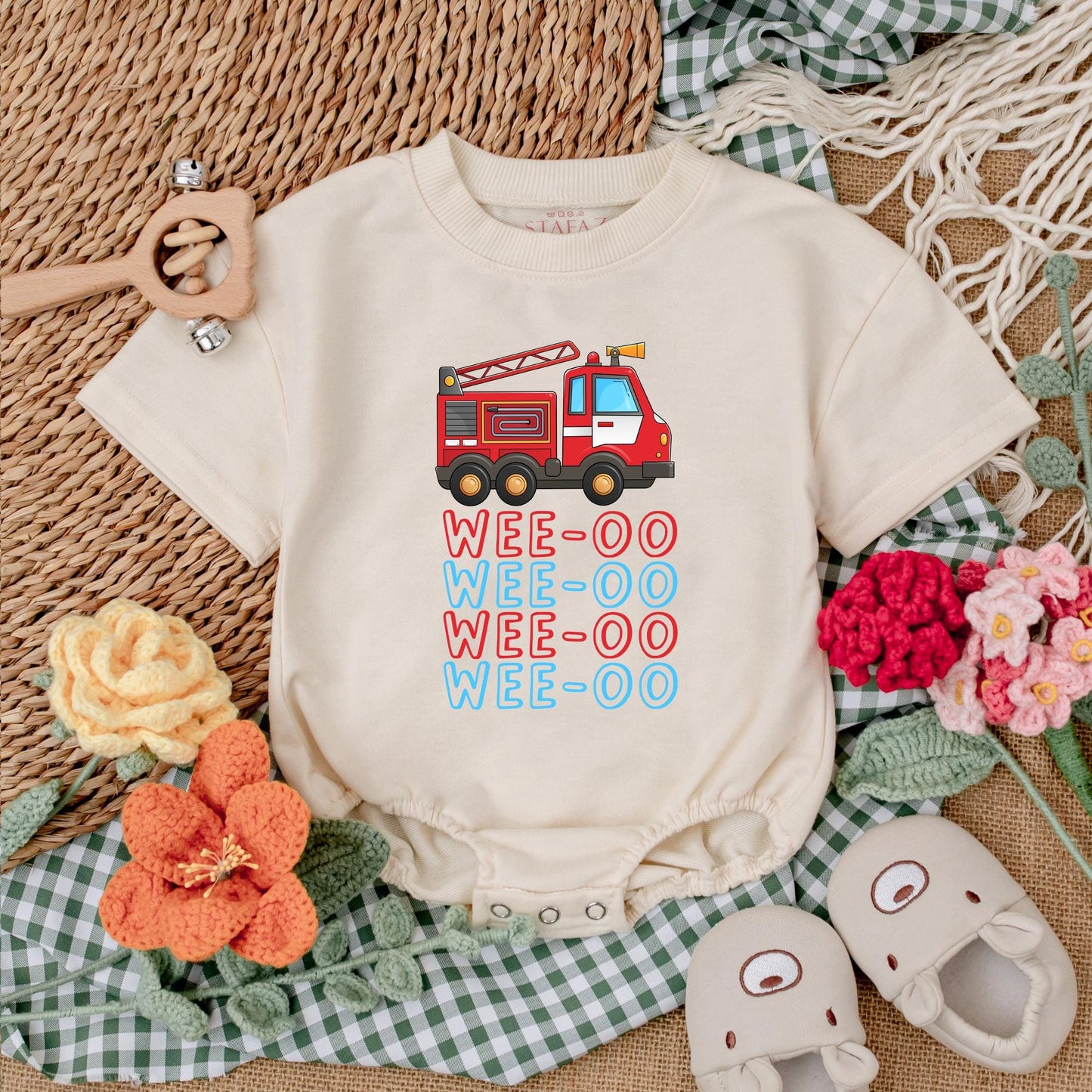 Wee-oo Firetruck Baby Romper Short Sleeve Bodysuit Firefighter Baby Boy Outfit Newborn Clothing Comfortable Cotton Fun Design