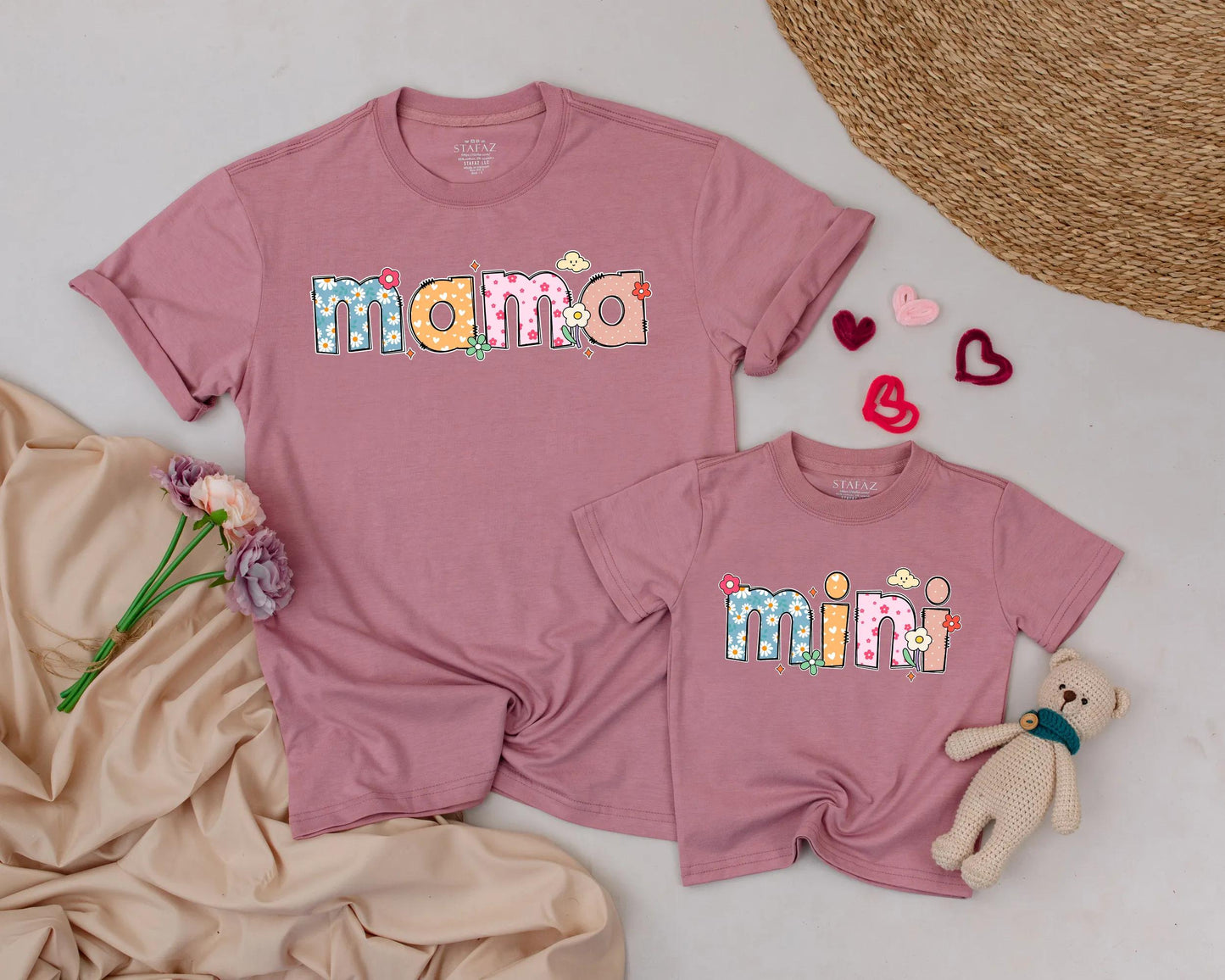 Retro Mama Mini Matching Flower Shirts Vintage Floral Mommy and Me Outfit Cute Mother’s Day Gift Cozy Family Matching Style Cotton Comfort