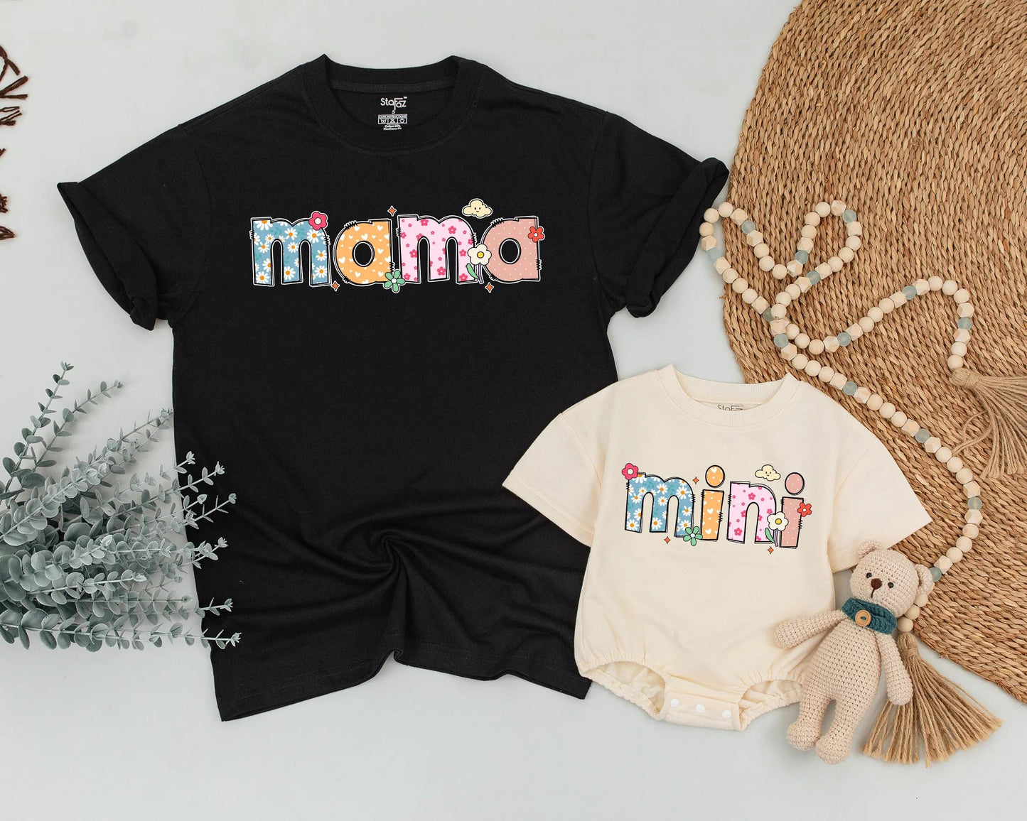 Retro Mama Mini Matching Flower Shirts Vintage Floral Mommy and Me Outfit Cute Mother’s Day Gift Cozy Family Matching Style Cotton Comfort
