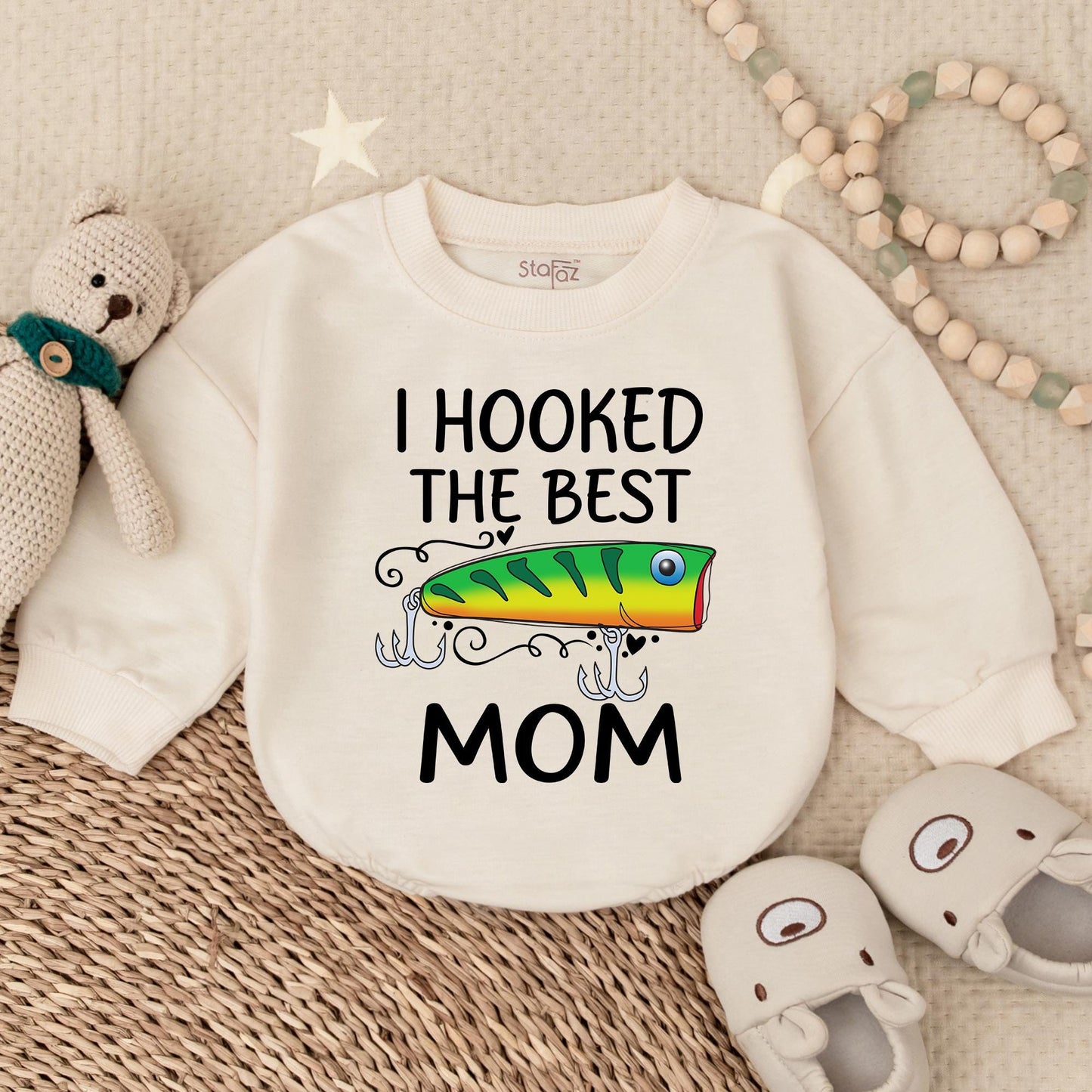 I Hooked The Best Mom Bubble Romper, Mommy and Me Baby Outfit, Natural White Cotton Fishing Trip Toddler Onesie for Mama's Girl or Boy Little Buddy Gift