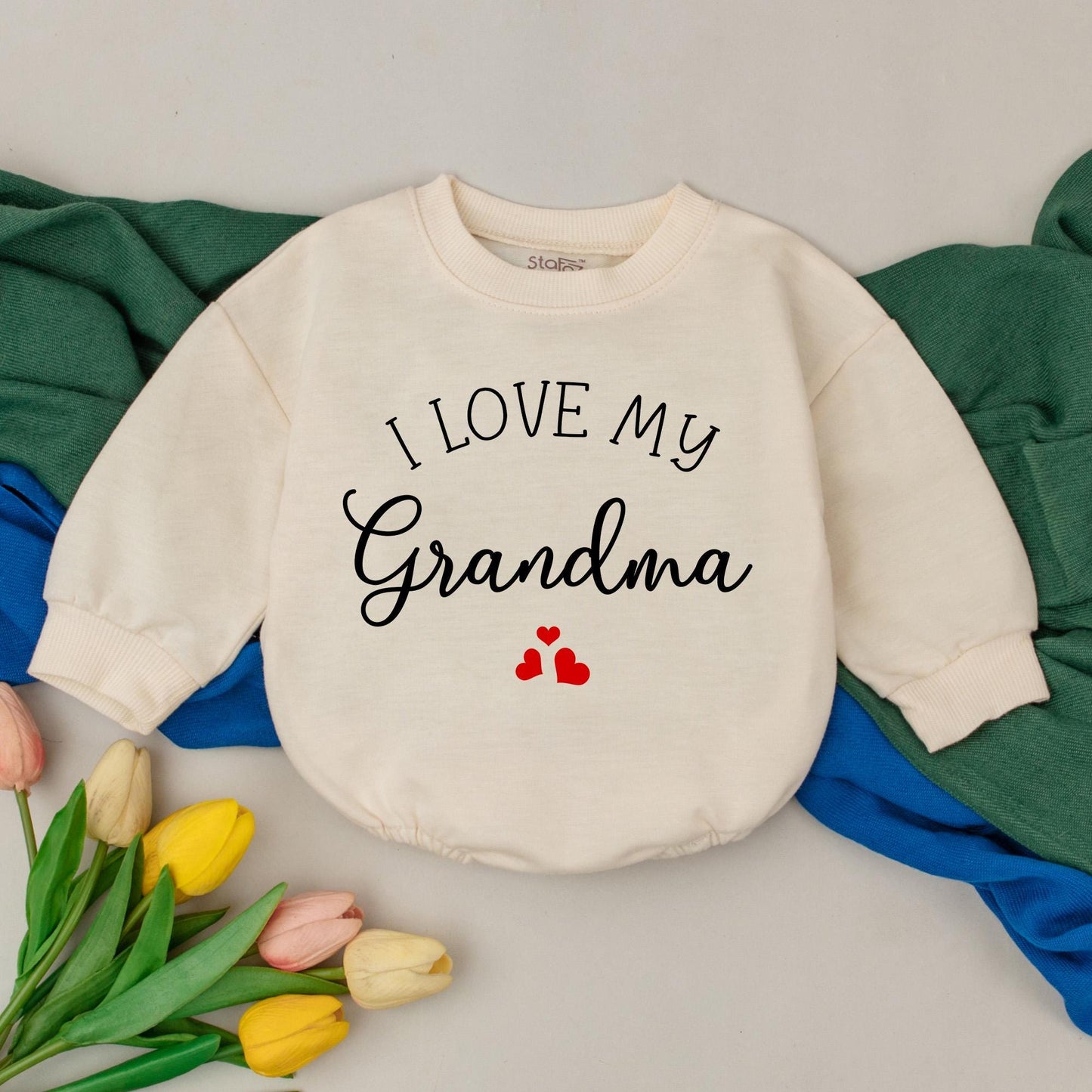 I Love My Grandma Bubble Romper Sweet Hearts Design Newborn Baby Announcement Outfit Grandma Gift for Mother’s Day Baby Shower Gift