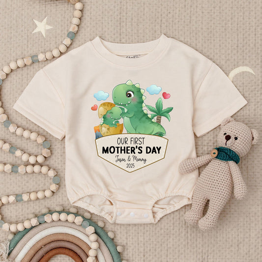 First Mother's Day Dinosaur Baby Romper, Personalized with Name & Year, Cute Pastel Green Dino Bodysuit, Soft Cotton, New Mom Gift 2025