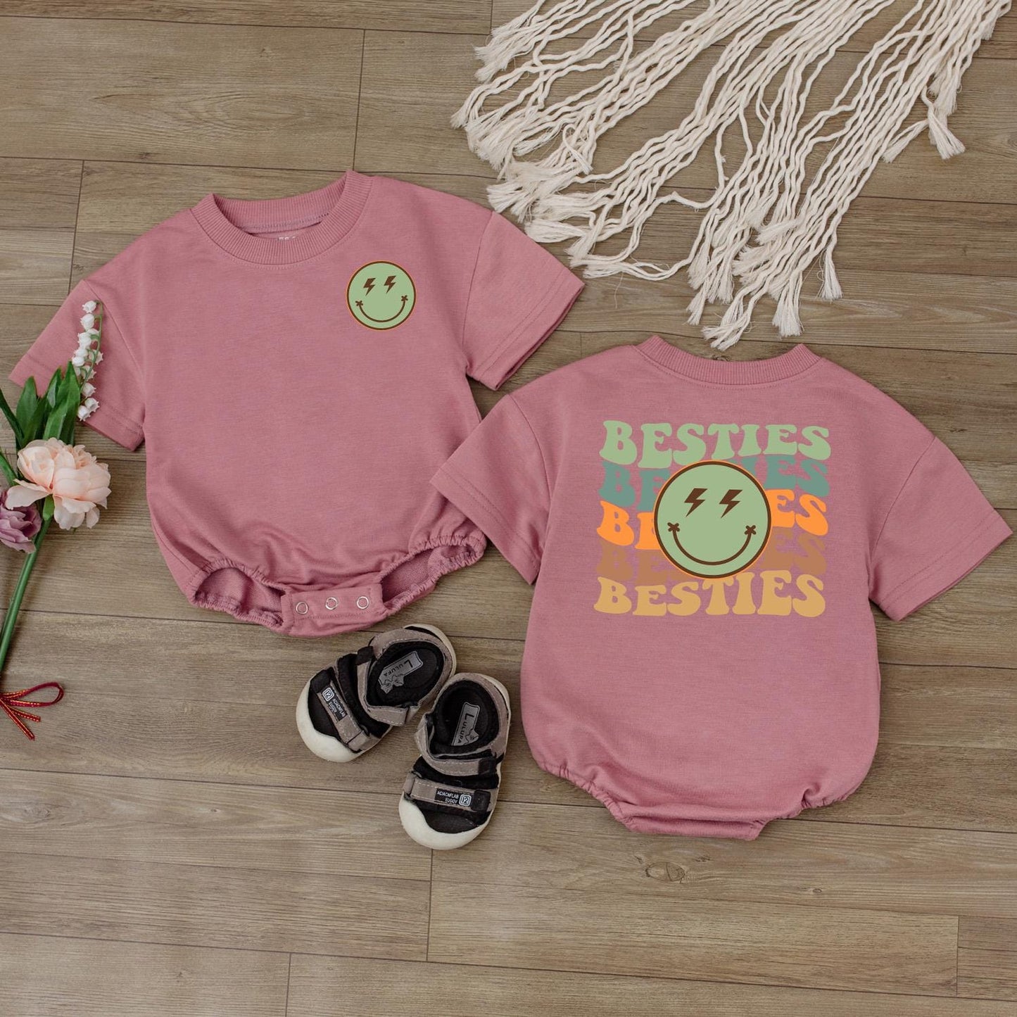 Wavy Besties Retro Smiley Face Baby One Piece Romper Newborn Girl Outfit Best Friend Gift Idea Comfortable Cotton Bubble Bodysuit