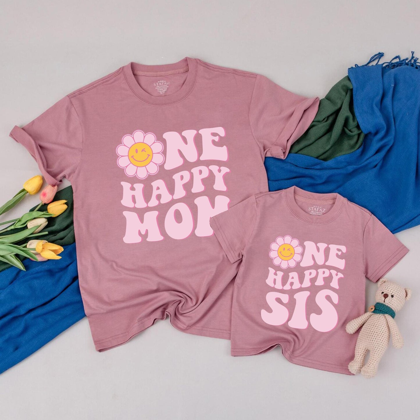 One Happy Girl Birthday Outfit Retro Pink Daisy Family T-Shirt First Birthday Girl Gift Custom Name Apparel