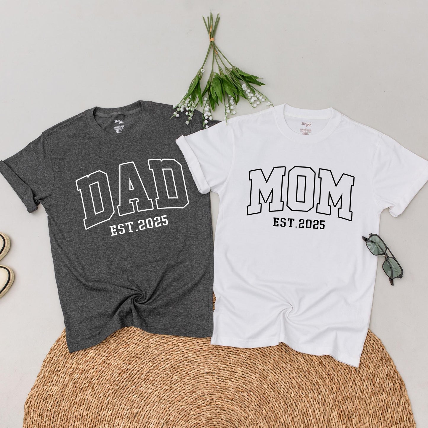 Personalized Dad Mom Est 2025 Matching T-Shirts Pregnancy Announcement New Parents Outfit First Time Mom Dad Gift Baby Reveal