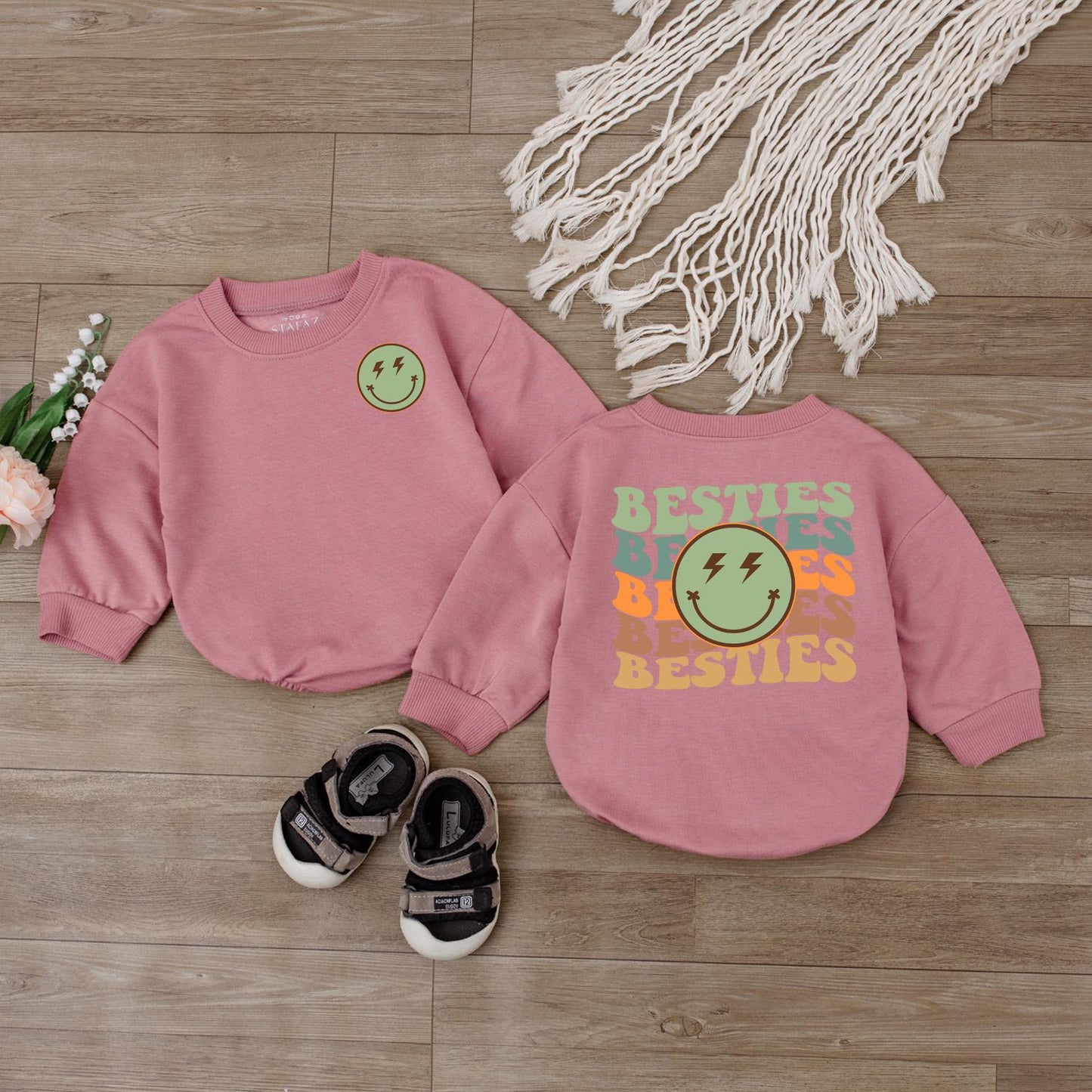 Wavy Besties Retro Smiley Face Baby One Piece Romper Newborn Girl Outfit Best Friend Gift Idea Comfortable Cotton Bubble Bodysuit