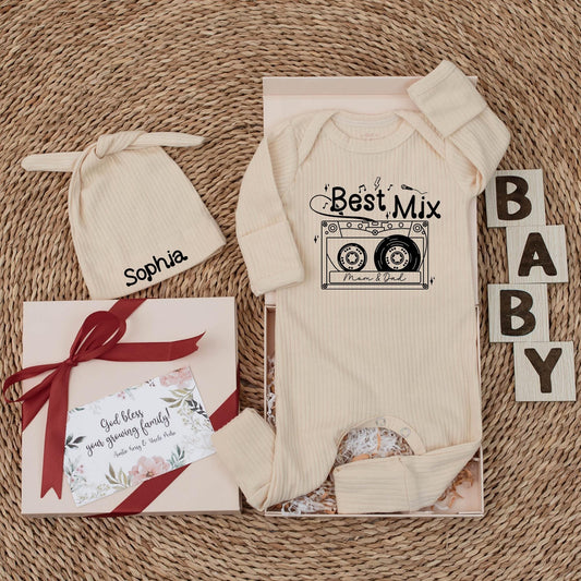 Personalized Best Mix Mom and Dad Cassette Tape Baby Bodysuit 80s Music Lover Newborn Outfit Funny Retro Mixtape Baby Shower Gift Clothes.