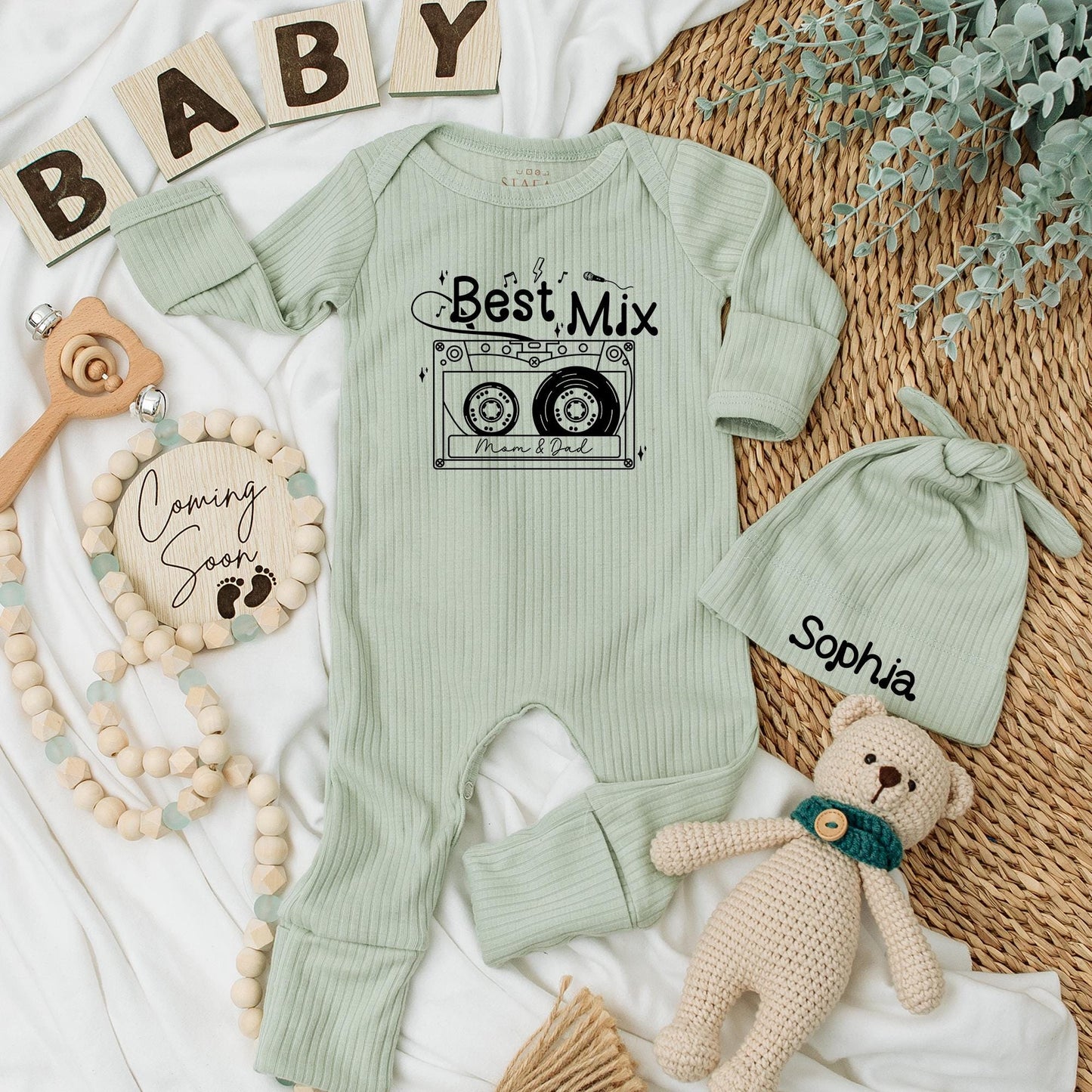 Personalized Best Mix Mom and Dad Cassette Tape Baby Bodysuit 80s Music Lover Newborn Outfit Funny Retro Mixtape Baby Shower Gift Clothes.