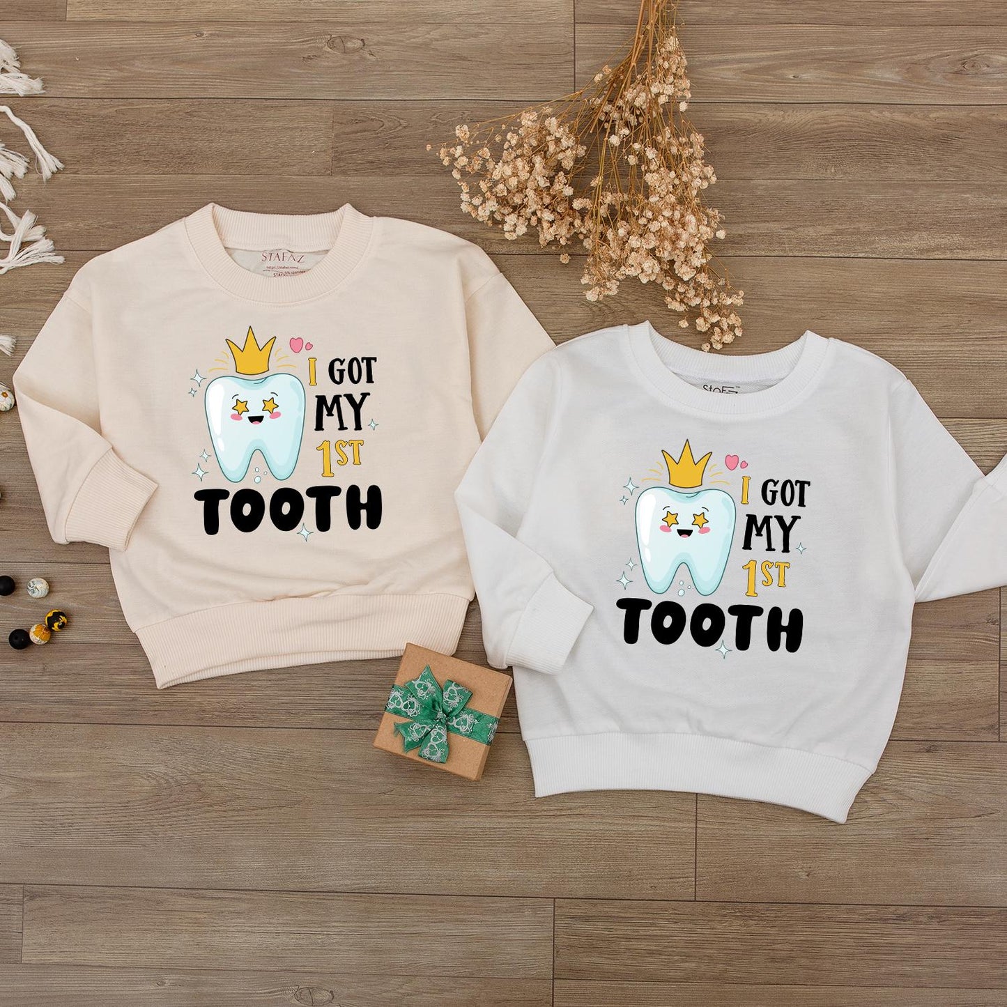 My First Tooth Outfit! Crowned Tooth Baby Bodysuit – I Got My 1st Tooth Celebration Romper, Cute Milestone Gift for Boy or Girl, Sparkling Star Design, Party Clothes (139 chars)