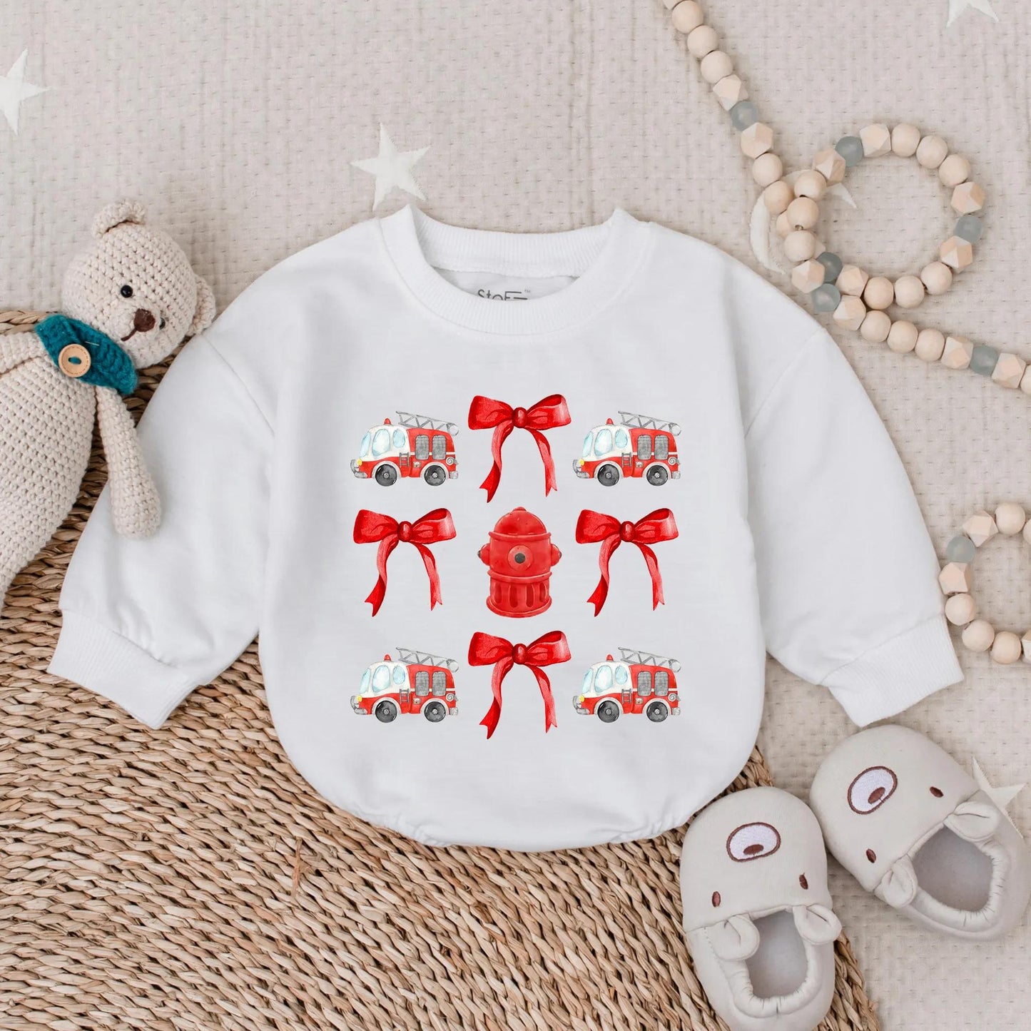 Cute Firetruck Baby Romper Sweatshirt Outfit, Trendy Firefighter Bodysuit for Newborn Baby Boys Girls with Hydrant Bow Coquette Fall Babywear Gift