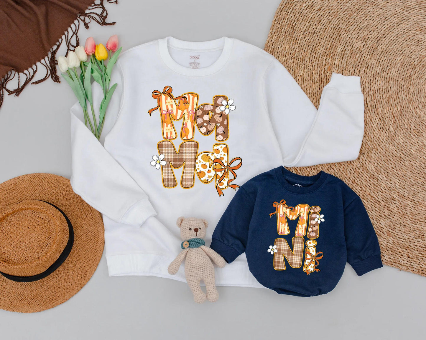 Mommy and Me Halloween Sweatshirt Set, Retro Mama Mini Outfit with Gold Glitter Pumpkins & Flowers, Cute Matching Family Sweaters, Spooky Season Style (138)